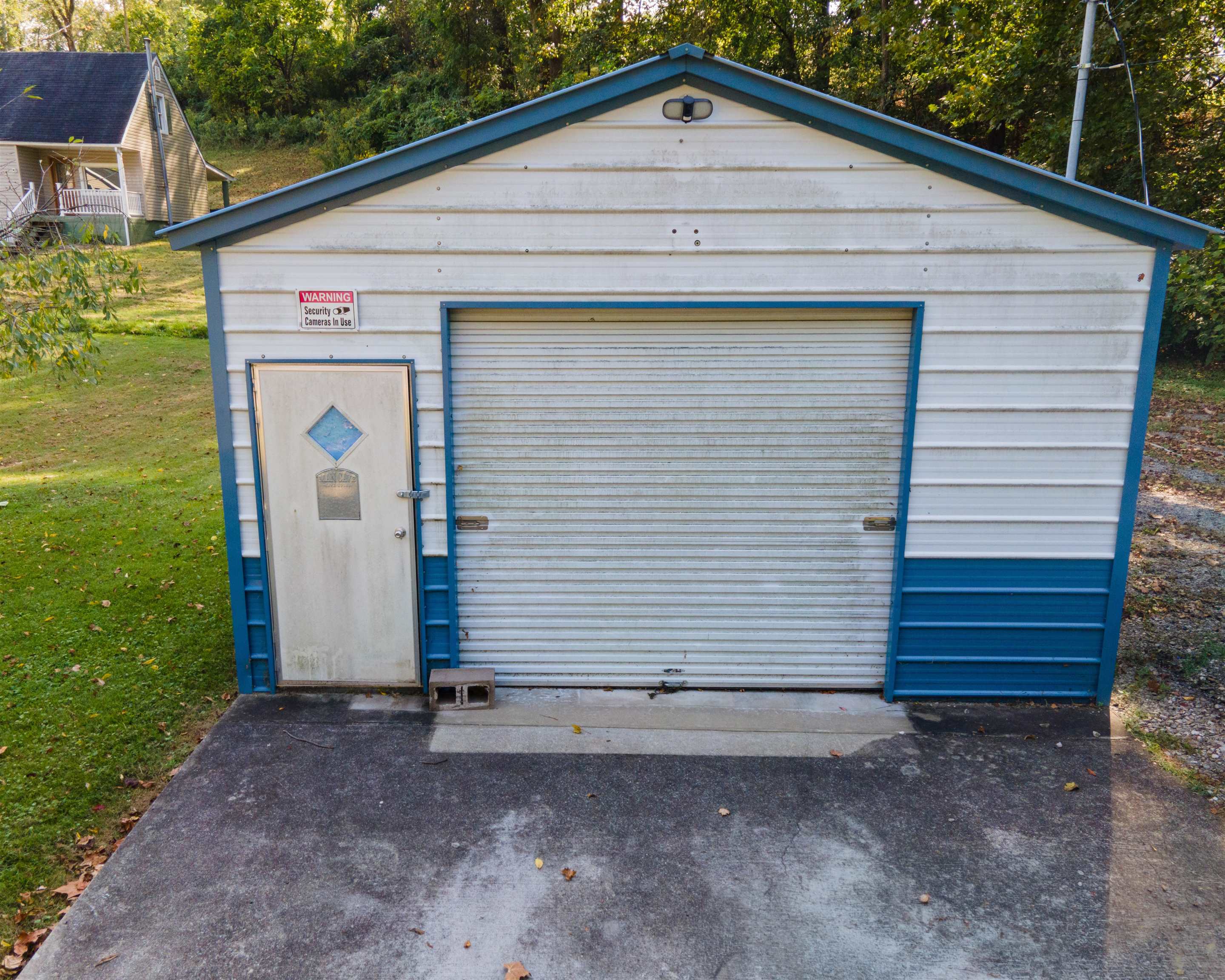 https://zimg.paragon.ice.com/ParagonImages/Property/PH/AABRKY/61287/3/0/0/8f2f0c1b695640e82c86e4b4e9494039/0/161b69af1963a14ae813f8d20939f0a9/61287-388d74dc-6957-47c4-b0b1-925ca0da0122.JPG