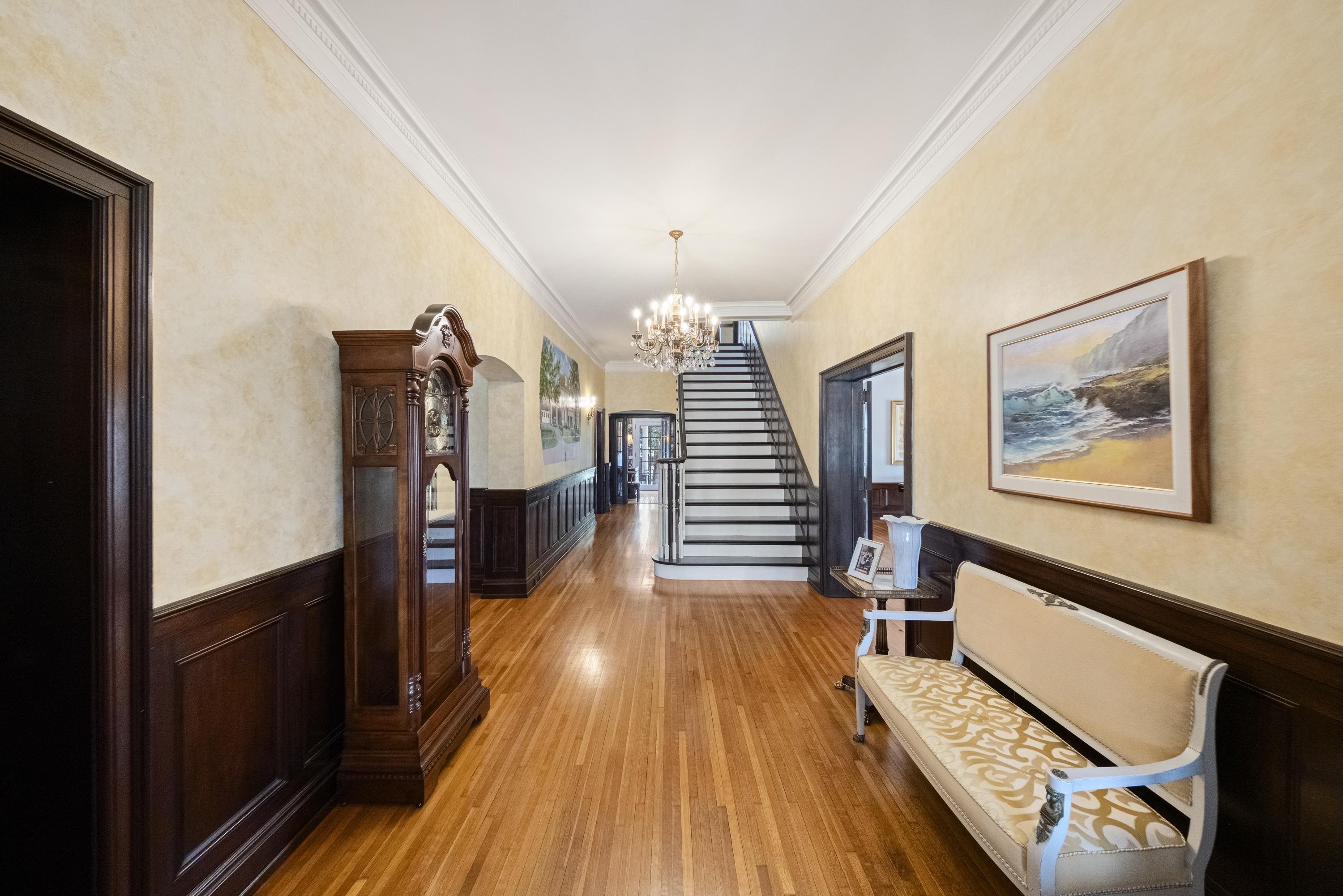 https://zimg.paragon.ice.com/ParagonImages/Property/PH/AABRKY/61293/6/0/0/25f7211489f2657d8cb37a746ac2c809/0/fd3918f5fb8115c1257587665e3078a0/61293-32c1b237-d601-4d71-a2fd-5d329daef0ba.JPG