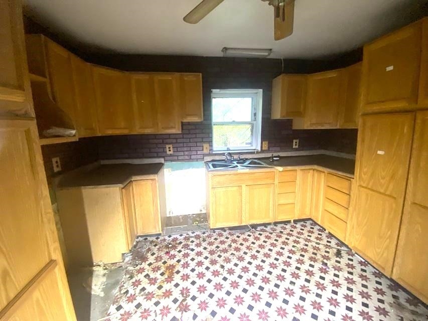 https://zimg.paragon.ice.com/ParagonImages/Property/PH/AABRKY/61294/4/0/0/29e7fdd2086788fbcf7f0dcbe5fd9ab7/0/1acca2c34a7bb15e3855b0c9a45047bb/61294-7d782156-88ce-4fe5-b5aa-5171819c5af4.JPG
