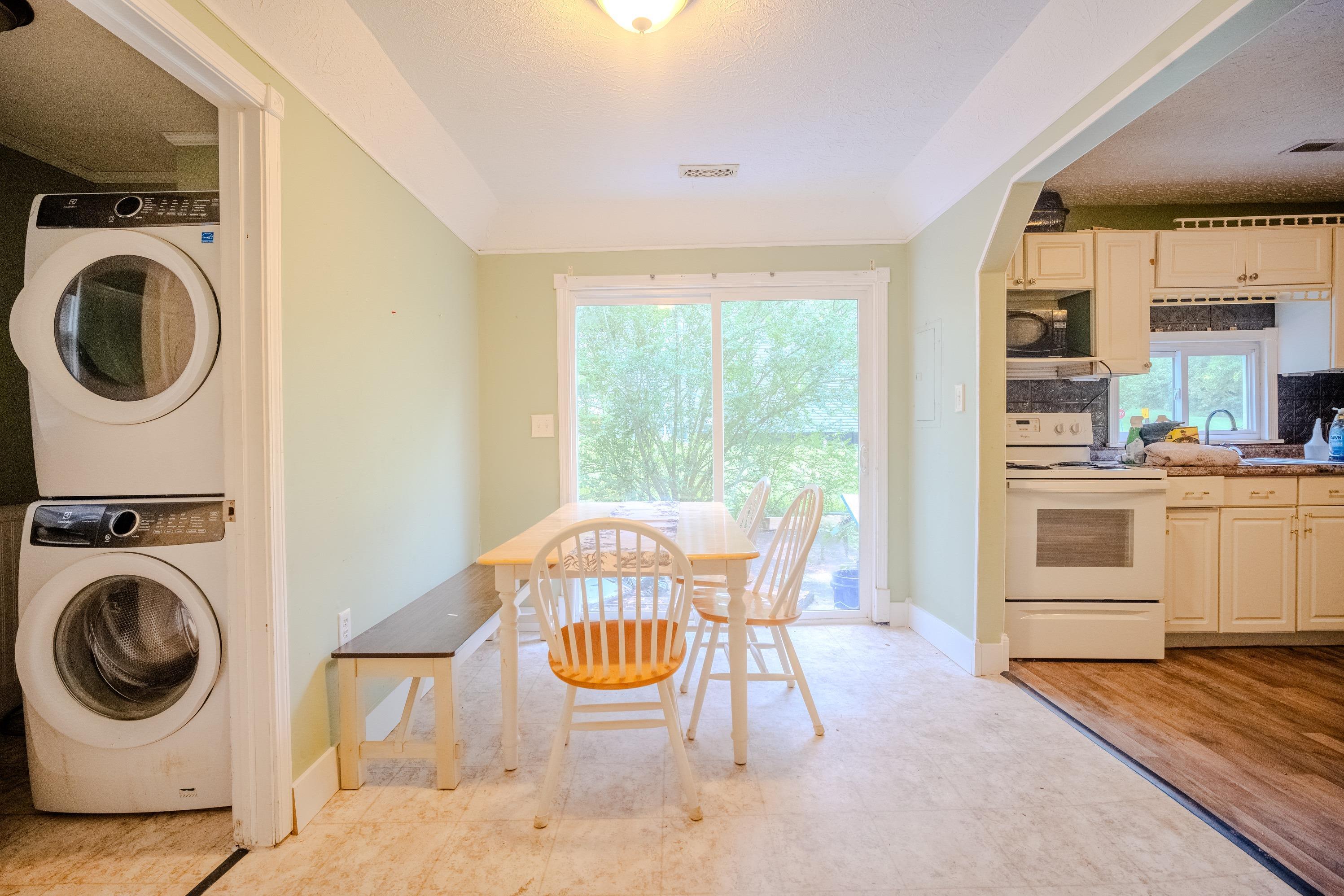 https://zimg.paragon.ice.com/ParagonImages/Property/PH/AABRKY/61307/6/0/0/66303e9feb11e663d37db82d6a76eb23/0/b5efd3ad81a08030a80aeb5a11ad8364/61307-aa21f960-d7bf-4424-86eb-3f6dbd7ecd5b.JPG
