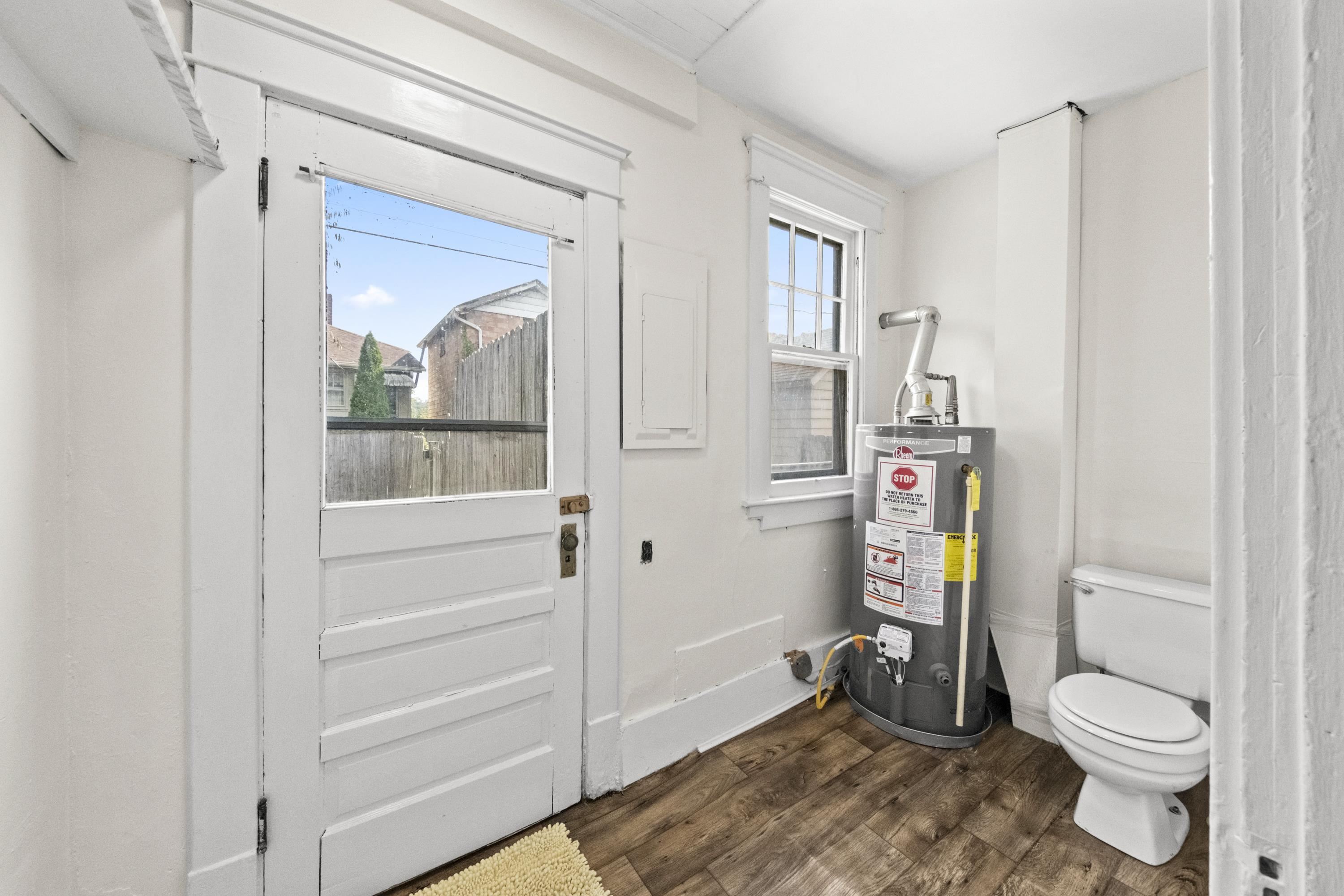 https://zimg.paragon.ice.com/ParagonImages/Property/PH/AABRKY/61311/13/0/0/b595caef1794afe8e89d5e4cea04777b/0/d75b7030d2f2c8af71f63d8850e98b28/61311-605658bf-94af-4616-af95-a44bab306fca.JPG