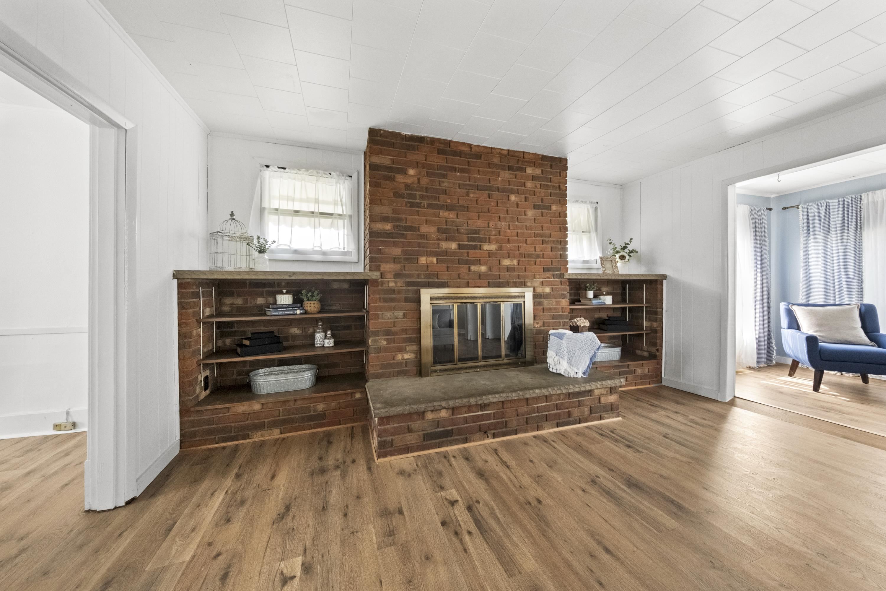 https://zimg.paragon.ice.com/ParagonImages/Property/PH/AABRKY/61311/6/0/0/6c8b3ffdd58305c5ac343044144b59f3/0/d75b7030d2f2c8af71f63d8850e98b28/61311-2b2b913b-6b6c-4405-8360-3b8cb9051109.JPG