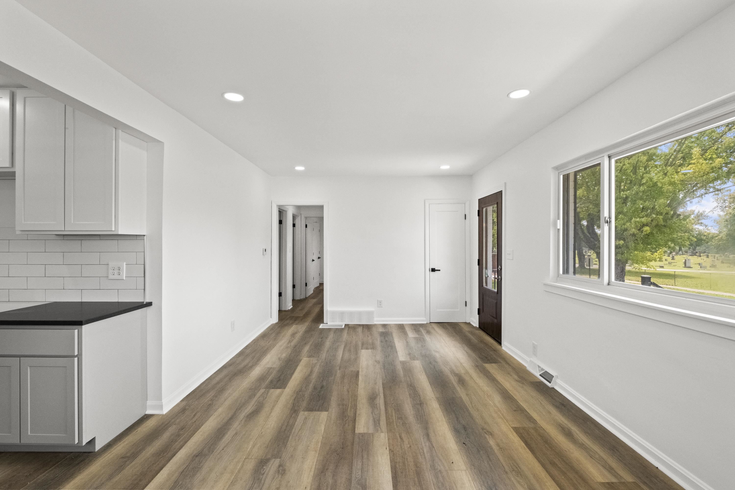 https://zimg.paragon.ice.com/ParagonImages/Property/PH/AABRKY/61313/2/0/0/fb1e039b2d3d6fa0785b44cc317950b2/0/2987b1b969f4ae8a166a71df7f30ecab/61313-9bf63a3c-0ced-4bab-91e2-d99387a98cf7.JPG