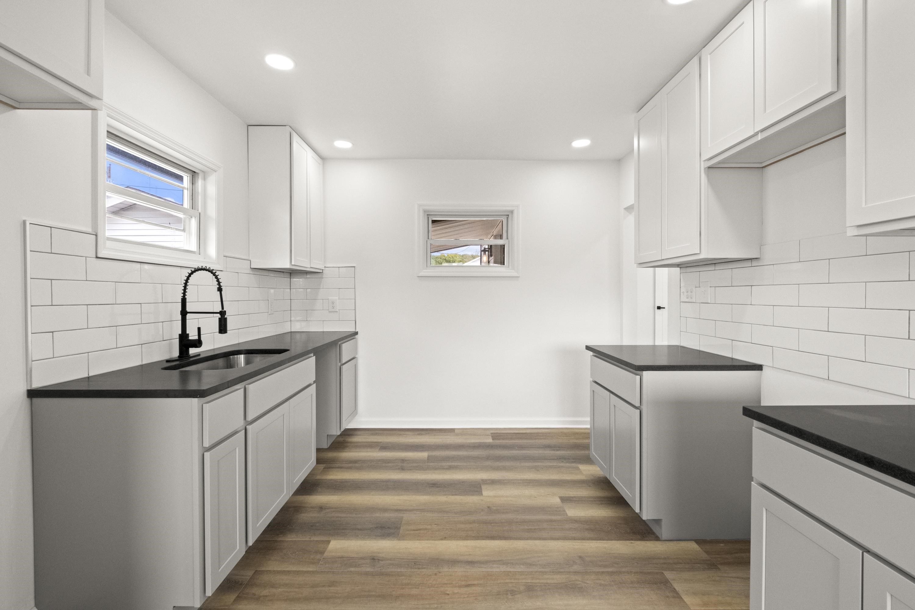 https://zimg.paragon.ice.com/ParagonImages/Property/PH/AABRKY/61313/7/0/0/69dae8e0de0cb73ce87de434062d15a1/0/2987b1b969f4ae8a166a71df7f30ecab/61313-6d1a766e-7a61-410b-968e-a2509cc76fd4.JPG