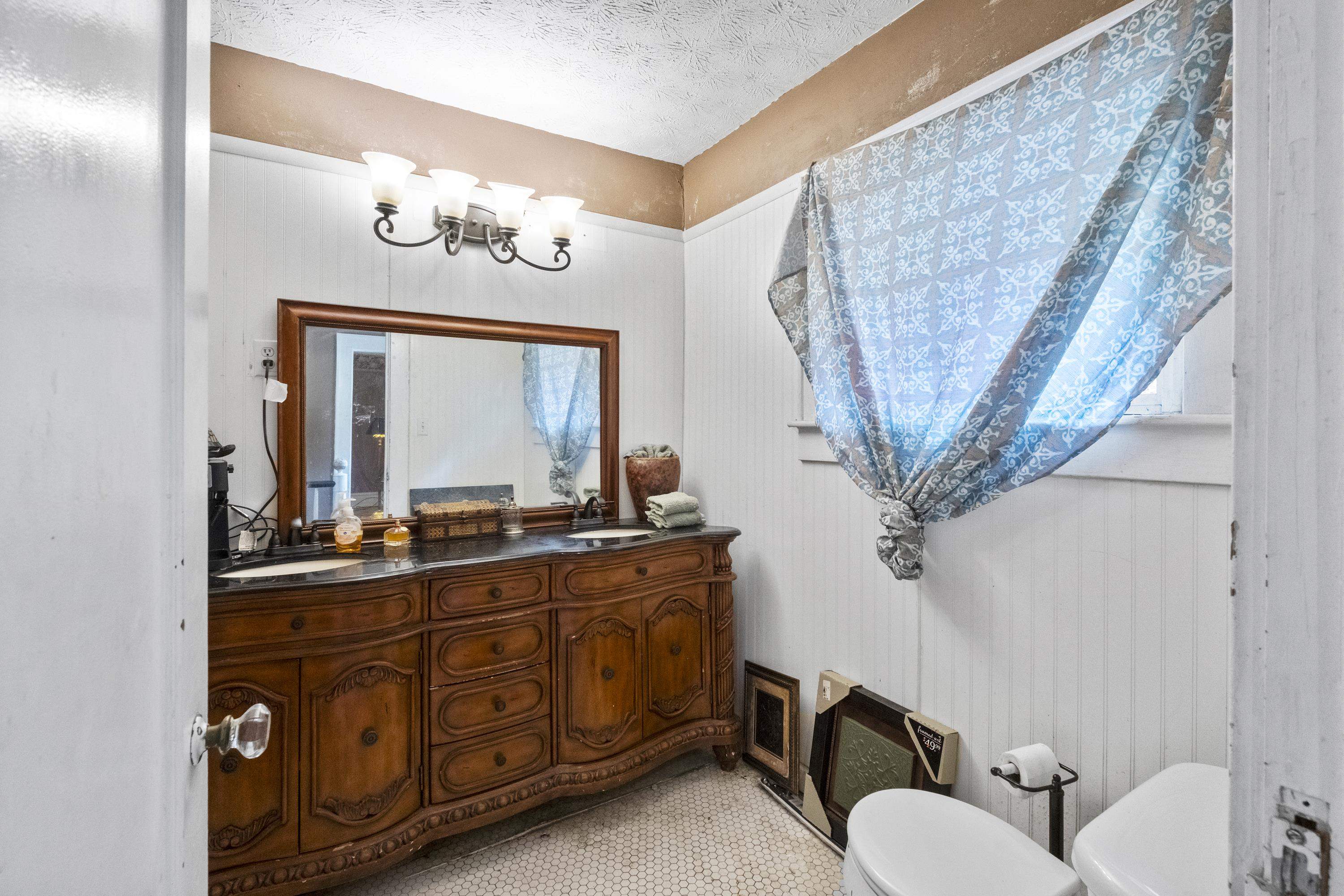 https://zimg.paragon.ice.com/ParagonImages/Property/PH/AABRKY/61314/10/0/0/50e32b3f16e263932e34a06770ce23c2/0/325b4d9050eeea2ea28cc3453e83a1ff/61314-1bc49832-f369-4efa-8bd6-772fd3377ceb.JPG