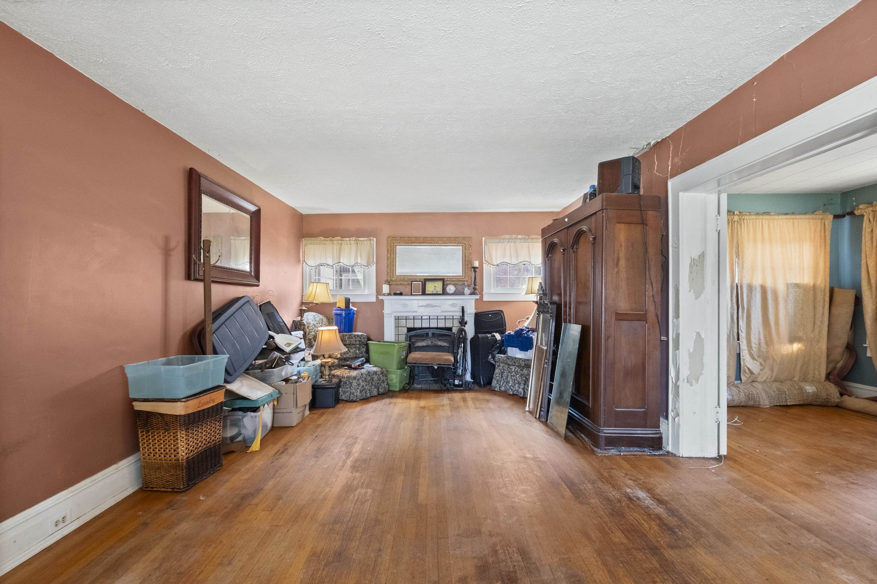https://zimg.paragon.ice.com/ParagonImages/Property/PH/AABRKY/61314/2/0/0/e683eac2a935e6c31fdd221dd3fe6ee1/0/325b4d9050eeea2ea28cc3453e83a1ff/61314-d3a17bc5-e98a-4167-ada8-76419f4ee5bd.JPG