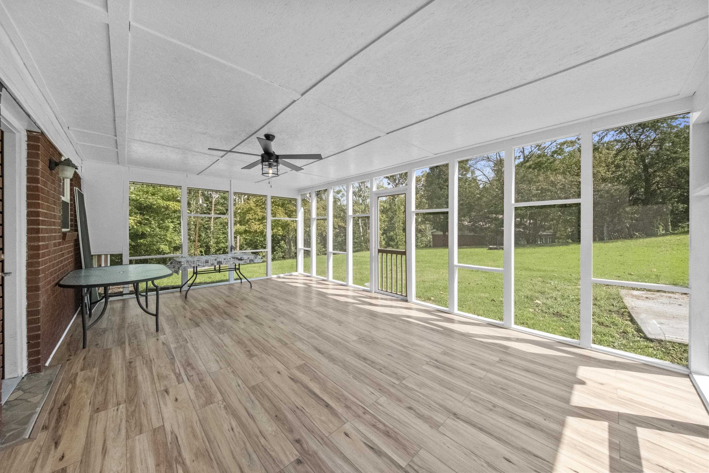 https://zimg.paragon.ice.com/ParagonImages/Property/PH/AABRKY/61315/12/0/0/e5bfd09c5669272fc06a64f543084507/0/a52a5d23830f4398483831b99c3e5179/61315-d93f2364-d09c-42a7-a5fc-de2fd945e749.JPG