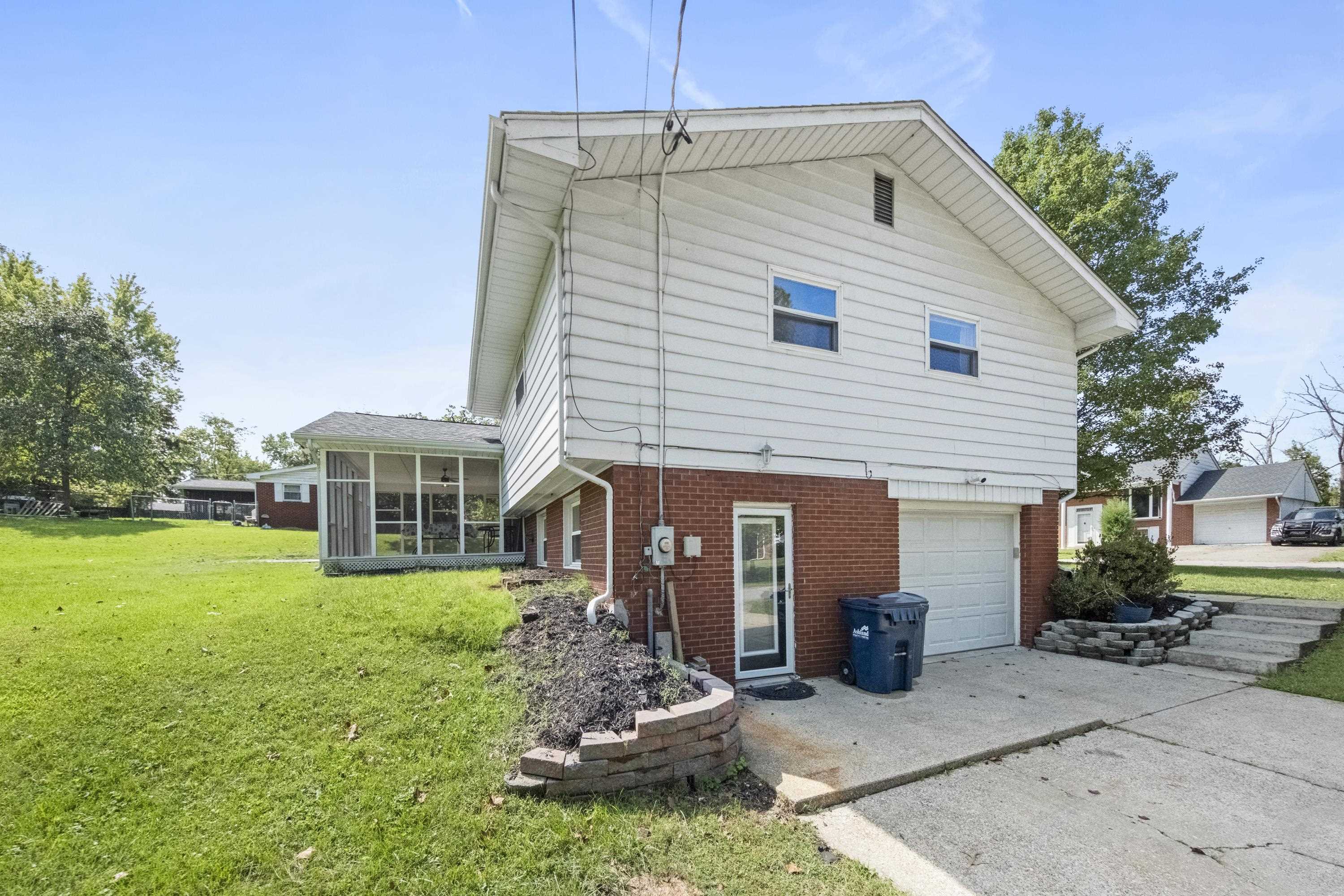 https://zimg.paragon.ice.com/ParagonImages/Property/PH/AABRKY/61315/2/0/0/018a1438f70a1ac70cecce1811b3ddba/0/a52a5d23830f4398483831b99c3e5179/61315-53b24ea5-1b22-4cda-88c8-e49ad41e0fe9.JPG