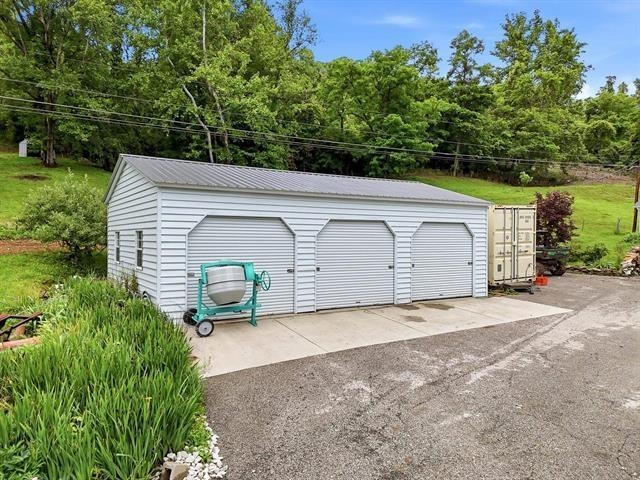 https://zimg.paragon.ice.com/ParagonImages/Property/PH/AABRKY/61316/2/0/0/f2ef8b8573dbed82e9e9f36ef62dedba/0/7f1f4facc9976ae812792cb4702f628d/61316-b11a9258-17fc-461b-867e-3a08aeef3559.JPG