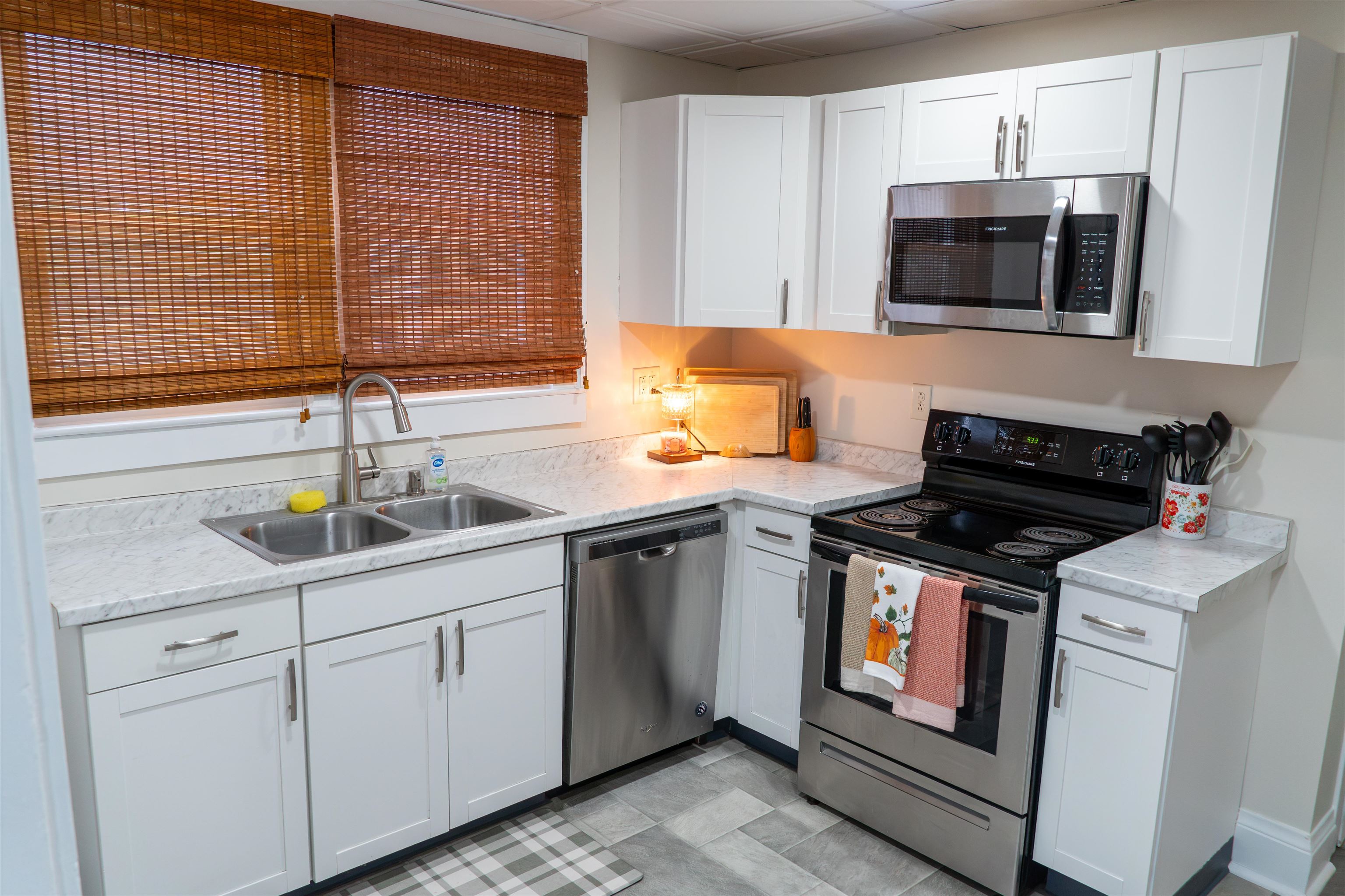 https://zimg.paragon.ice.com/ParagonImages/Property/PH/AABRKY/61321/7/0/0/6601dcec55eb133c0ef8ec60a4044916/0/80cb76bfc60418eb8be7a476b1442aea/61321-c2fdf8c4-ad45-42c6-94d2-ea54625b64f5.JPG