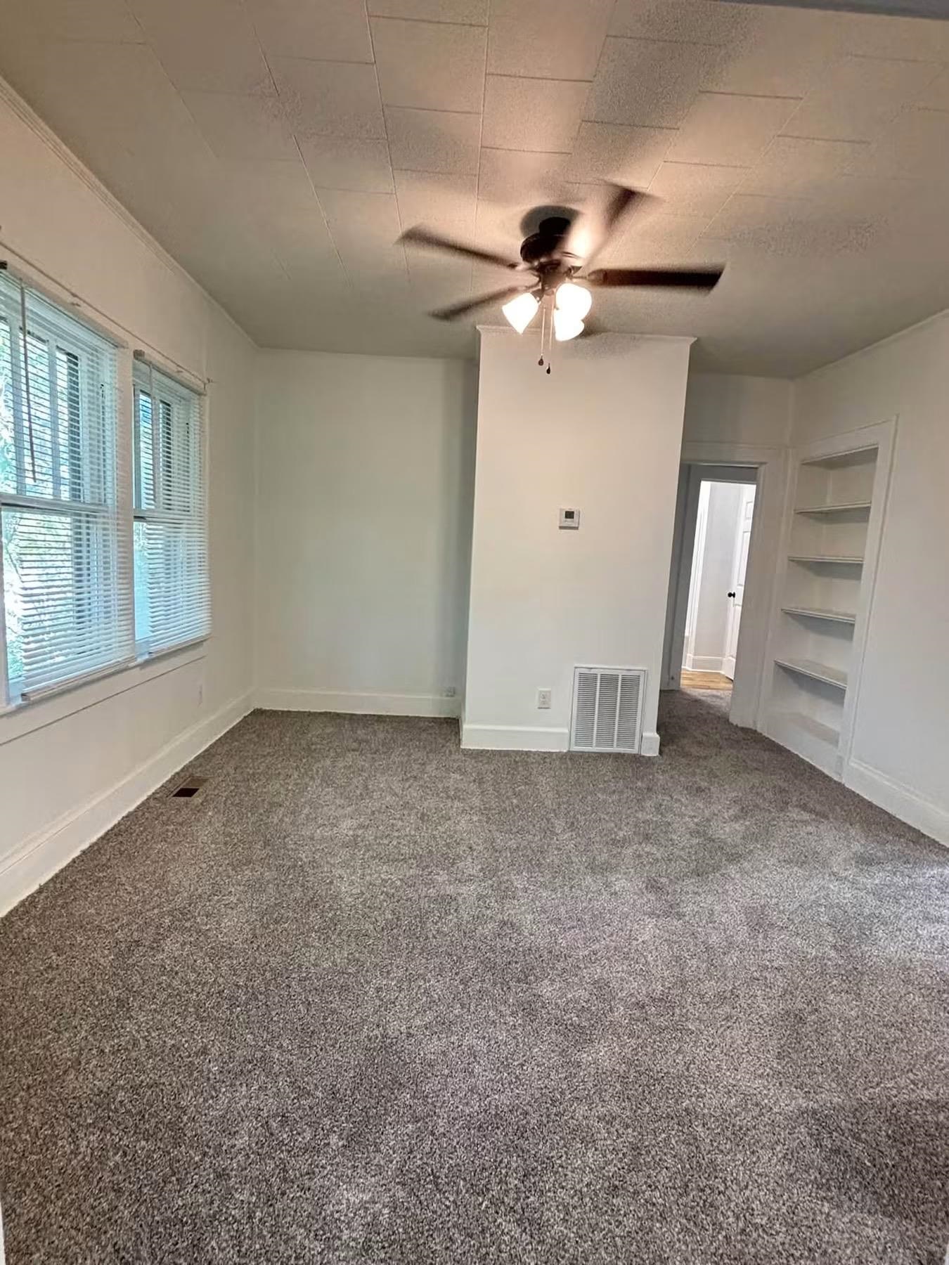 https://zimg.paragon.ice.com/ParagonImages/Property/PH/AABRKY/61325/10/0/0/4bb77aa60d52d18f226395c0d9792b0e/0/c908efe409a64f0bd3ef9a5a4c0e578a/61325-b014a5f9-f3e4-47d9-8ee1-2e2571d972dd.JPG