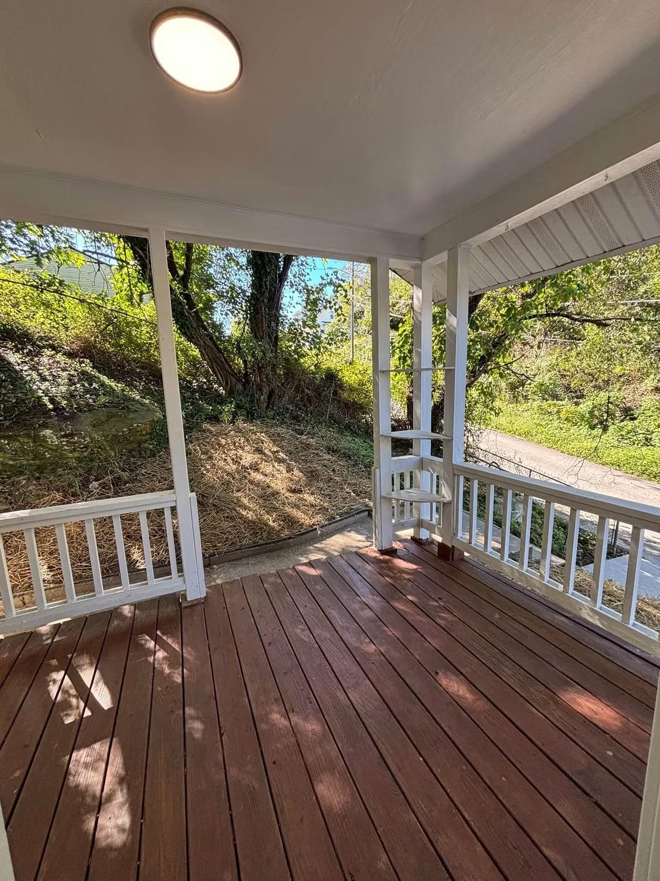 https://zimg.paragon.ice.com/ParagonImages/Property/PH/AABRKY/61325/5/0/0/da84335c66a6d20e81067a364d5406f8/0/c908efe409a64f0bd3ef9a5a4c0e578a/61325-066ae7fa-db62-4287-a920-e74a5dd2ceea.JPG