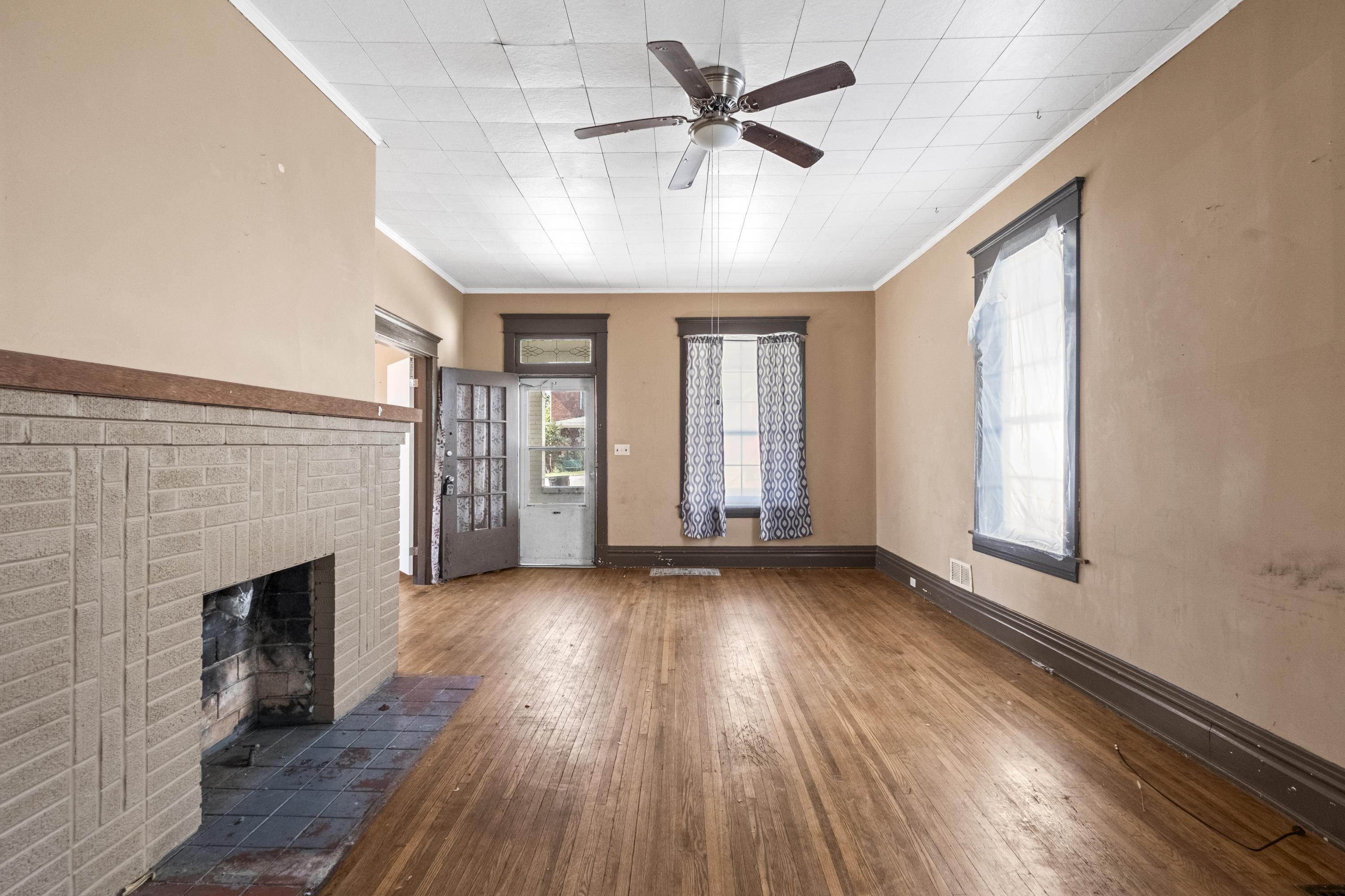 https://zimg.paragon.ice.com/ParagonImages/Property/PH/AABRKY/61329/4/0/0/237ca99f651a991ac425973d787c8e2e/0/a8269f97ce62b64f77096479fc45422c/61329-bee171e7-1339-4f89-bffa-67bceeeae32d.JPG