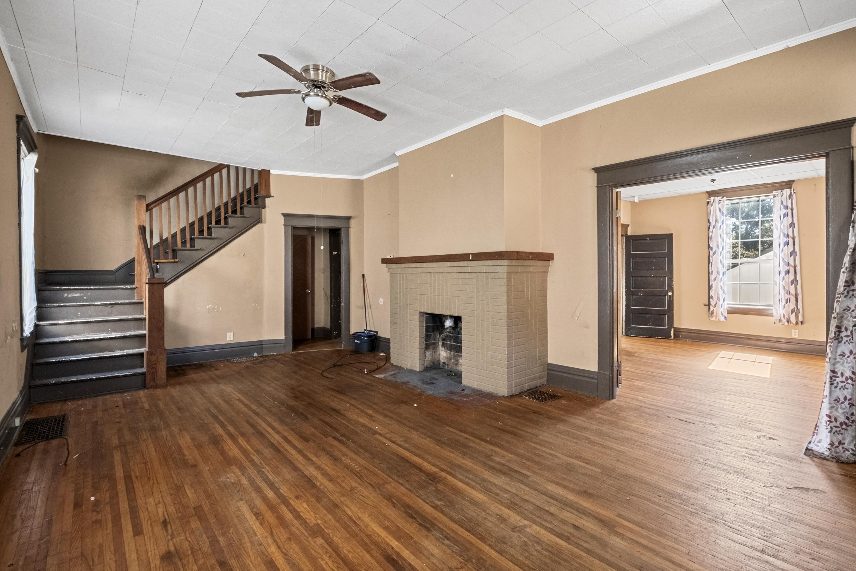 https://zimg.paragon.ice.com/ParagonImages/Property/PH/AABRKY/61329/5/0/0/d93396a9754acb5e57c25e0b59e40c32/0/a8269f97ce62b64f77096479fc45422c/61329-0ceae3f4-42c0-4fe3-b865-472bfcb3fe3e.JPG
