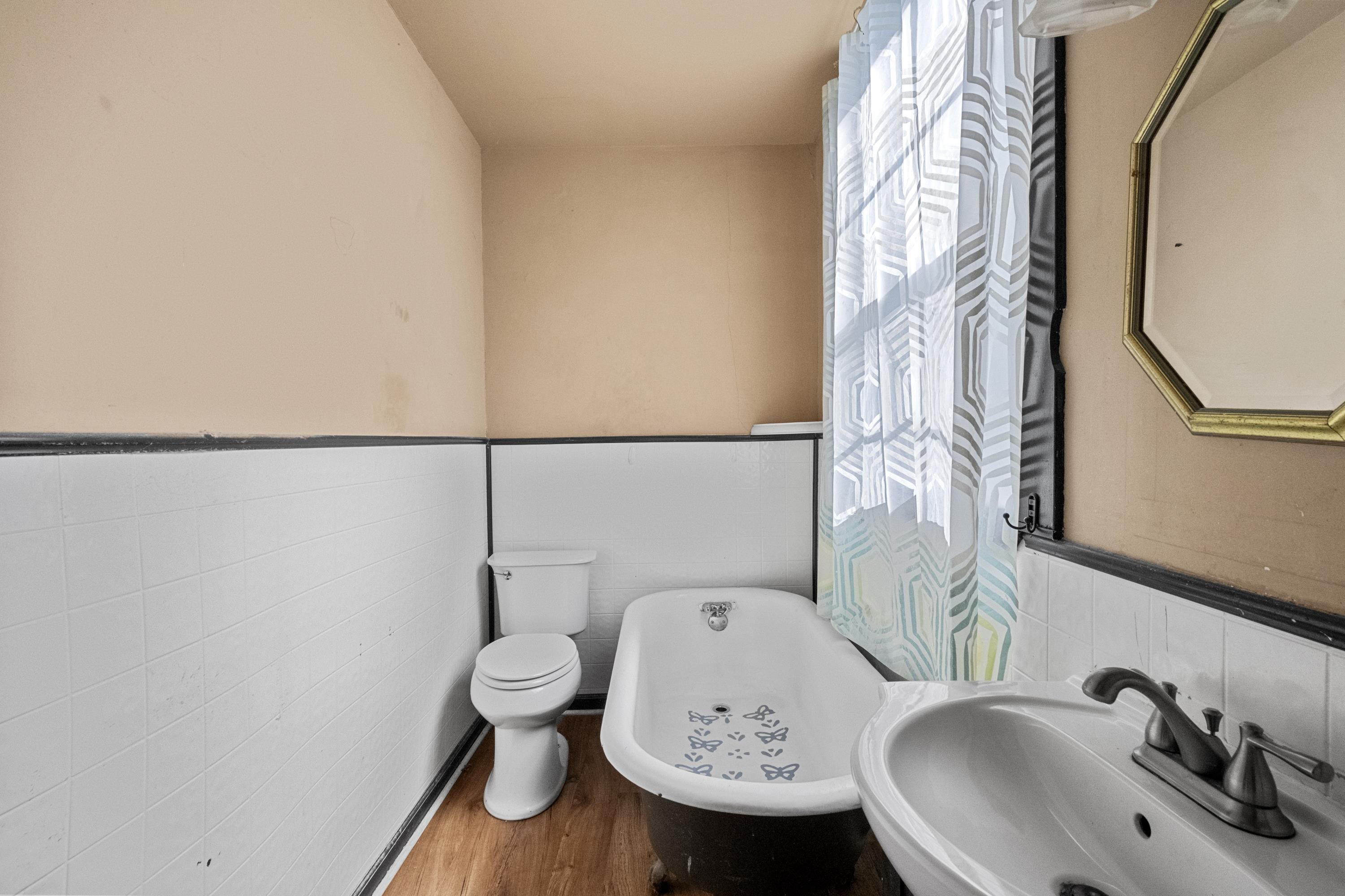 https://zimg.paragon.ice.com/ParagonImages/Property/PH/AABRKY/61329/9/0/0/1b0593dfbdaed4656924c736445bb9c1/0/a8269f97ce62b64f77096479fc45422c/61329-6f37a9f4-b73f-427c-bc3e-f3d610a341db.JPG