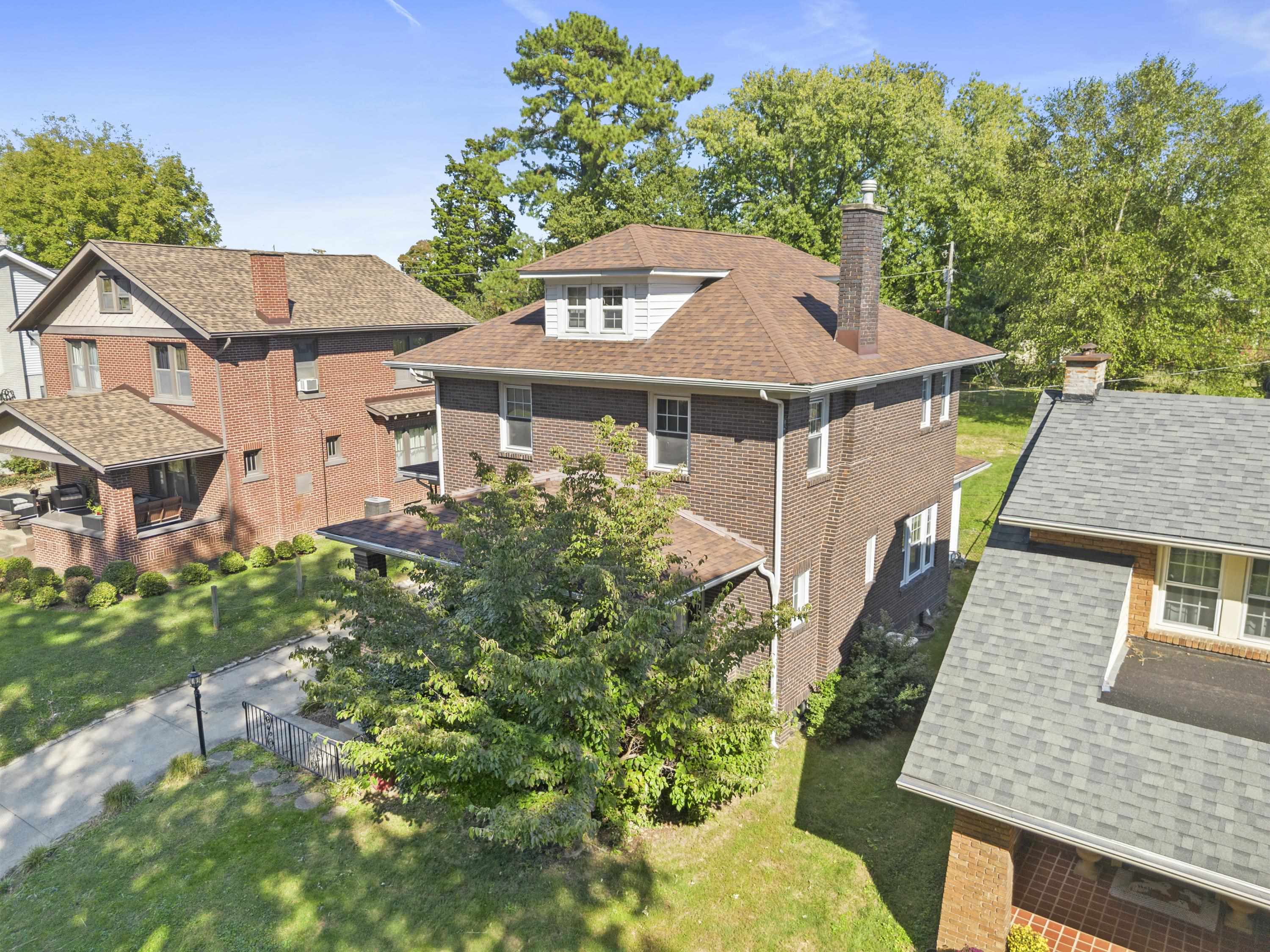 https://zimg.paragon.ice.com/ParagonImages/Property/PH/AABRKY/61342/2/0/0/aed7b25f640a6f0240fed10dd0bf1140/0/f07b9c950fc9da38f0d1fc53b7ab9518/61342-f731348a-e413-4566-9194-726b14c57e3e.JPG