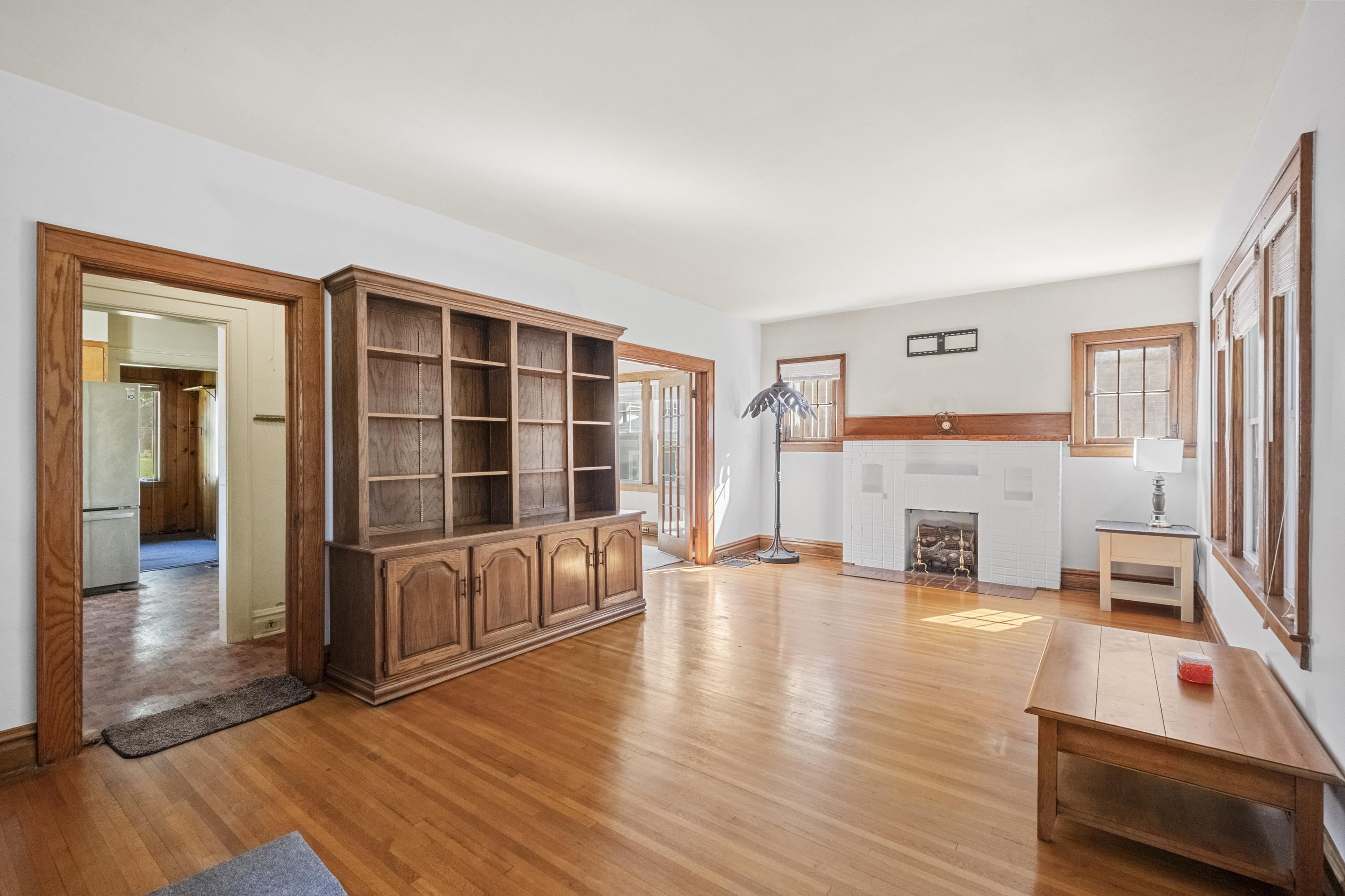 https://zimg.paragon.ice.com/ParagonImages/Property/PH/AABRKY/61342/3/0/0/0121a97b0f87743e66c09878210e02ea/0/f07b9c950fc9da38f0d1fc53b7ab9518/61342-6a8299e1-9795-41d9-8f7b-6ffa9b564d69.JPG