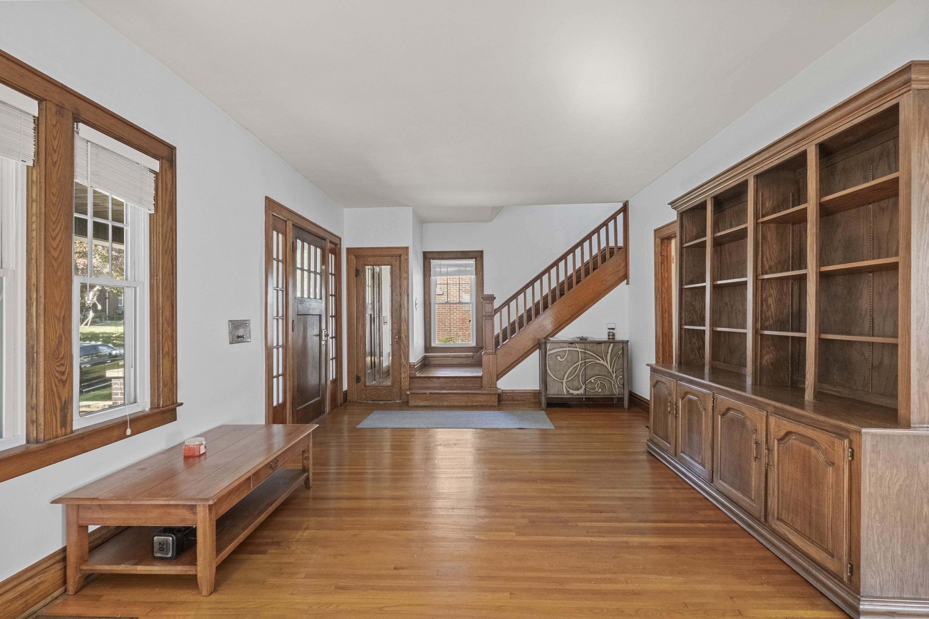 https://zimg.paragon.ice.com/ParagonImages/Property/PH/AABRKY/61342/8/0/0/5c43f2ebf0ab4a55ef79eff46ed398f7/0/f07b9c950fc9da38f0d1fc53b7ab9518/61342-8ac79ebf-7921-4150-a836-e84979aa4a2c.JPG