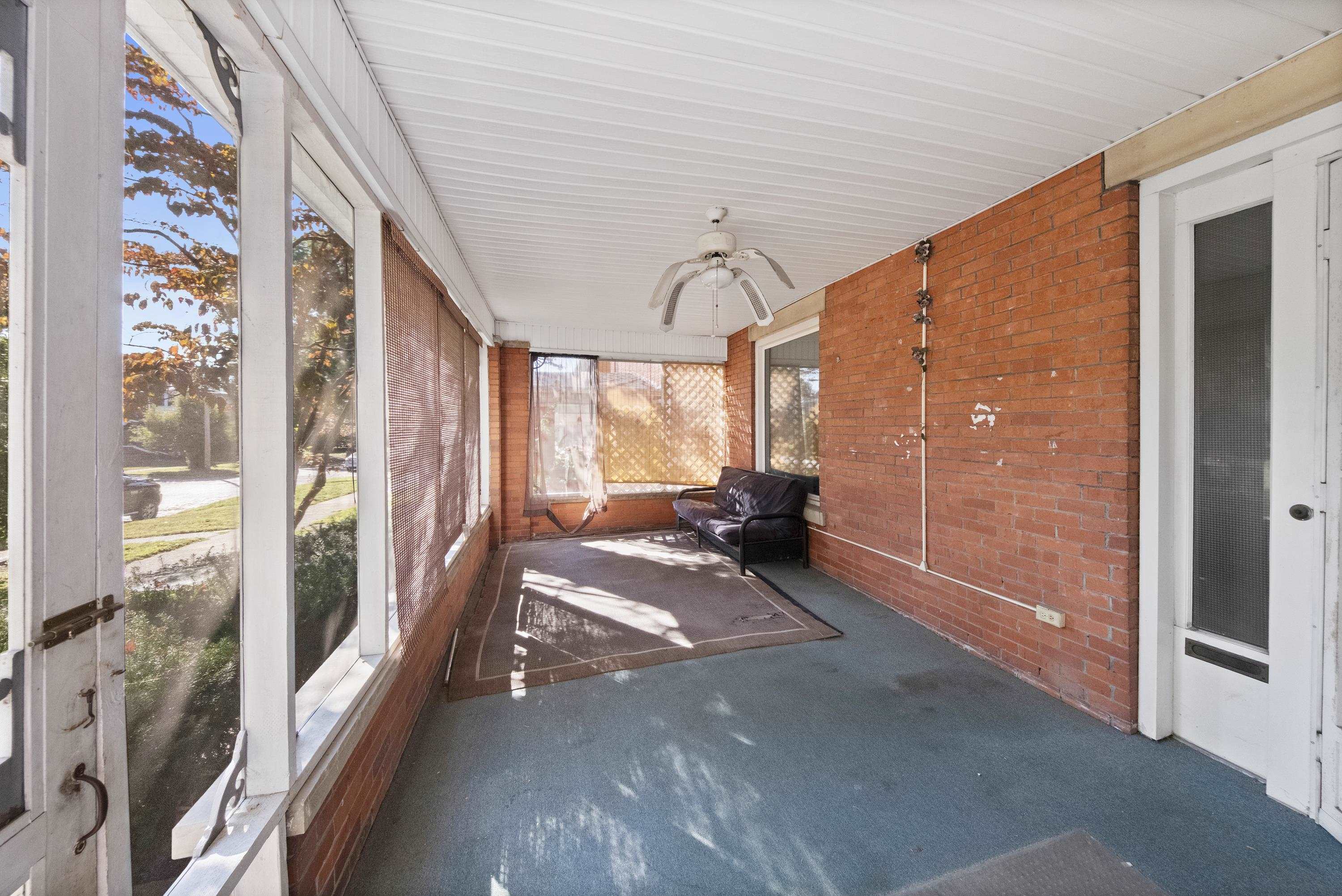 https://zimg.paragon.ice.com/ParagonImages/Property/PH/AABRKY/61347/4/0/0/14e1a4515711c1165ffe5bc4385019d1/0/dfe5fba7ddac081edadda2325bb63e53/61347-75bae972-ec4c-49e7-ac3d-3832453ea42a.JPG