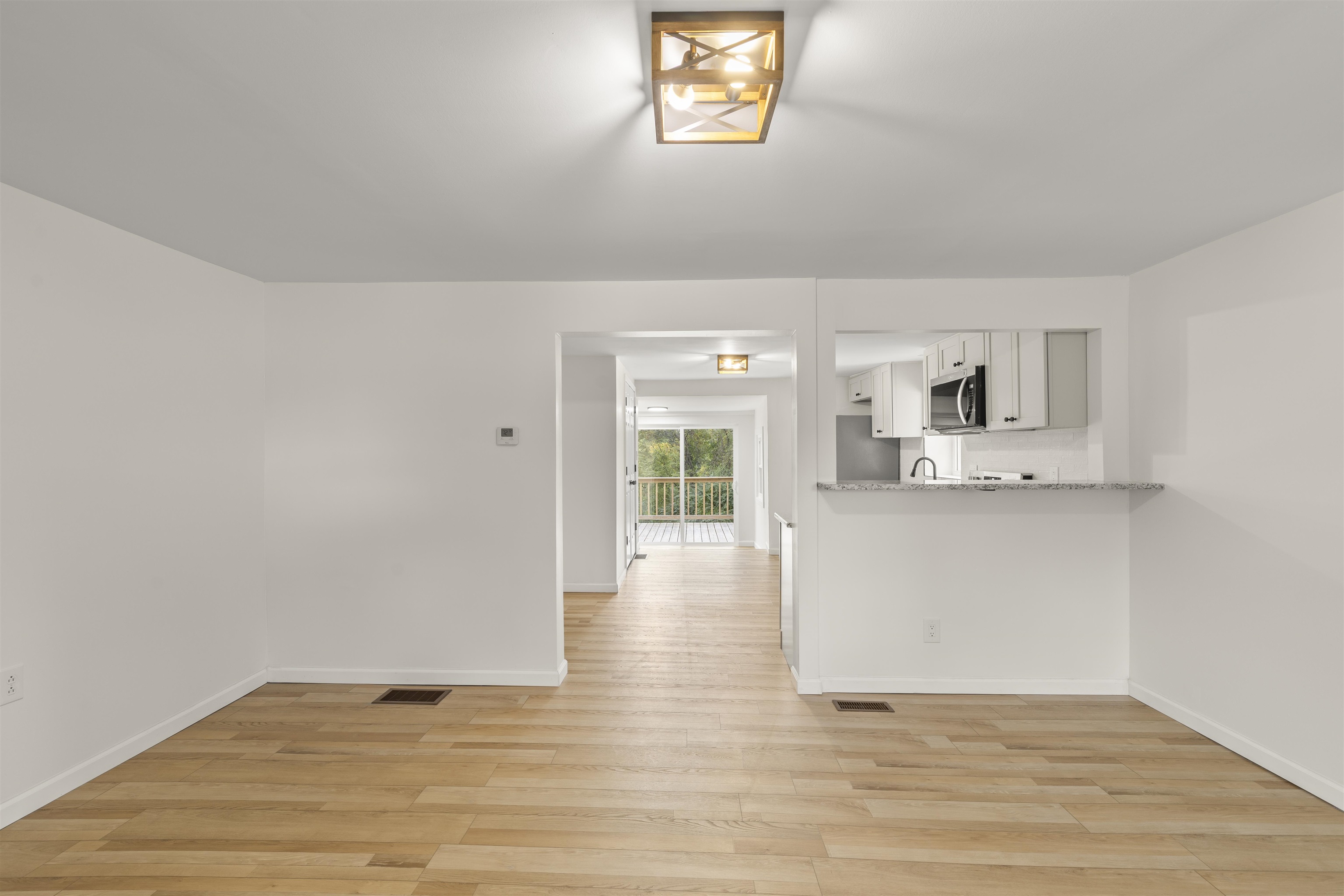 https://zimg.paragon.ice.com/ParagonImages/Property/PH/AABRKY/61349/11/0/0/d034acce606ab3bfa92f378cb562cc95/0/ec88d9c919b0072903c80b68d66367d2/61349-5c65c546-a3e4-423b-9092-9e674a842d8e.JPG
