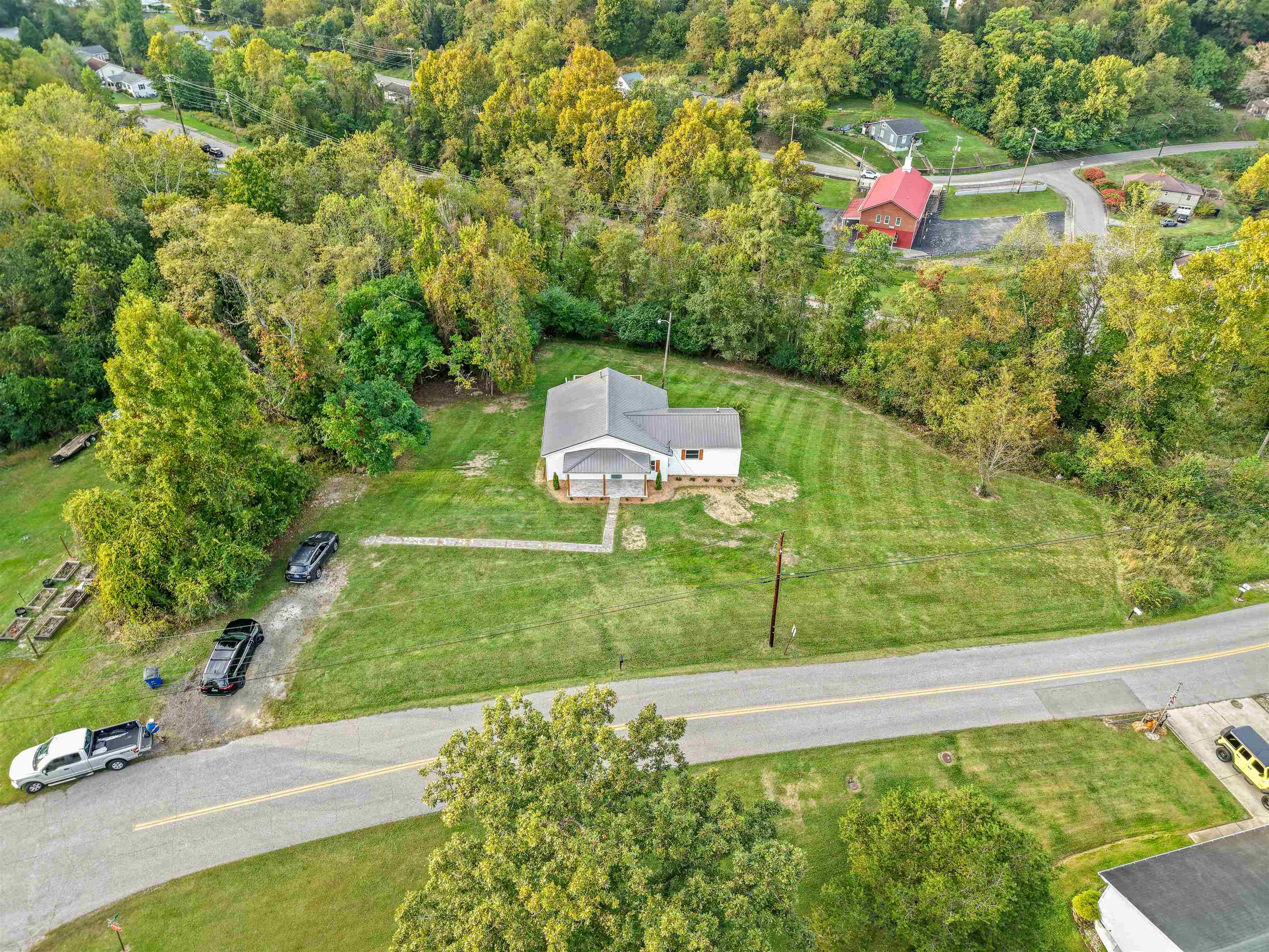 https://zimg.paragon.ice.com/ParagonImages/Property/PH/AABRKY/61349/3/0/0/d349b67093b941acb821cafdf6dcbbc9/0/ec88d9c919b0072903c80b68d66367d2/61349-abe69f13-1c9a-48f8-91b3-16d1f5add05e.JPG