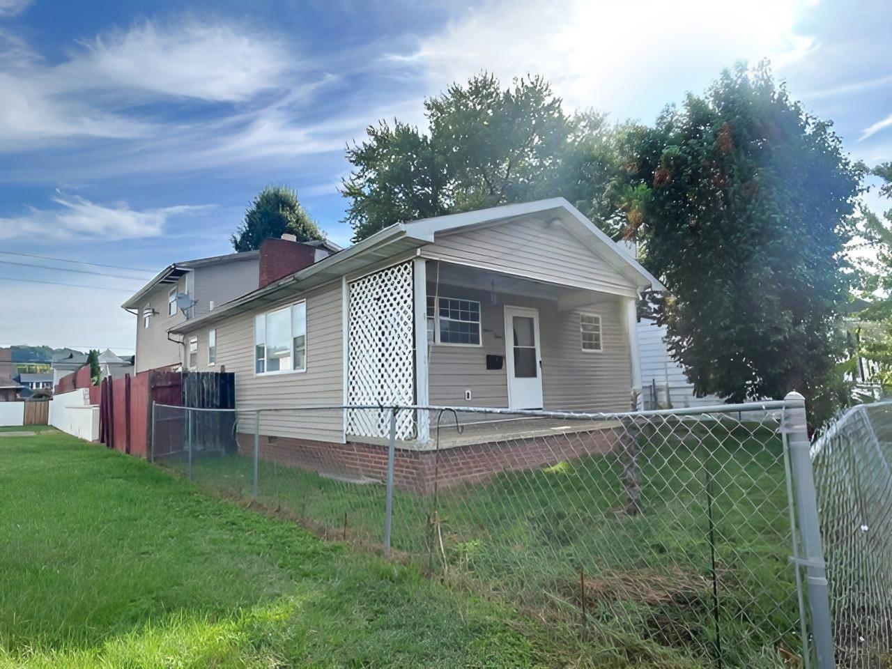 https://zimg.paragon.ice.com/ParagonImages/Property/PH/AABRKY/61354/1/0/0/89f2d4d0c01346fecb215426773fb08d/0/3d074b4c8b8072299c503d9f8af298ca/61354-2a0b1eec-d12a-4263-9fef-f3313733adec.JPG