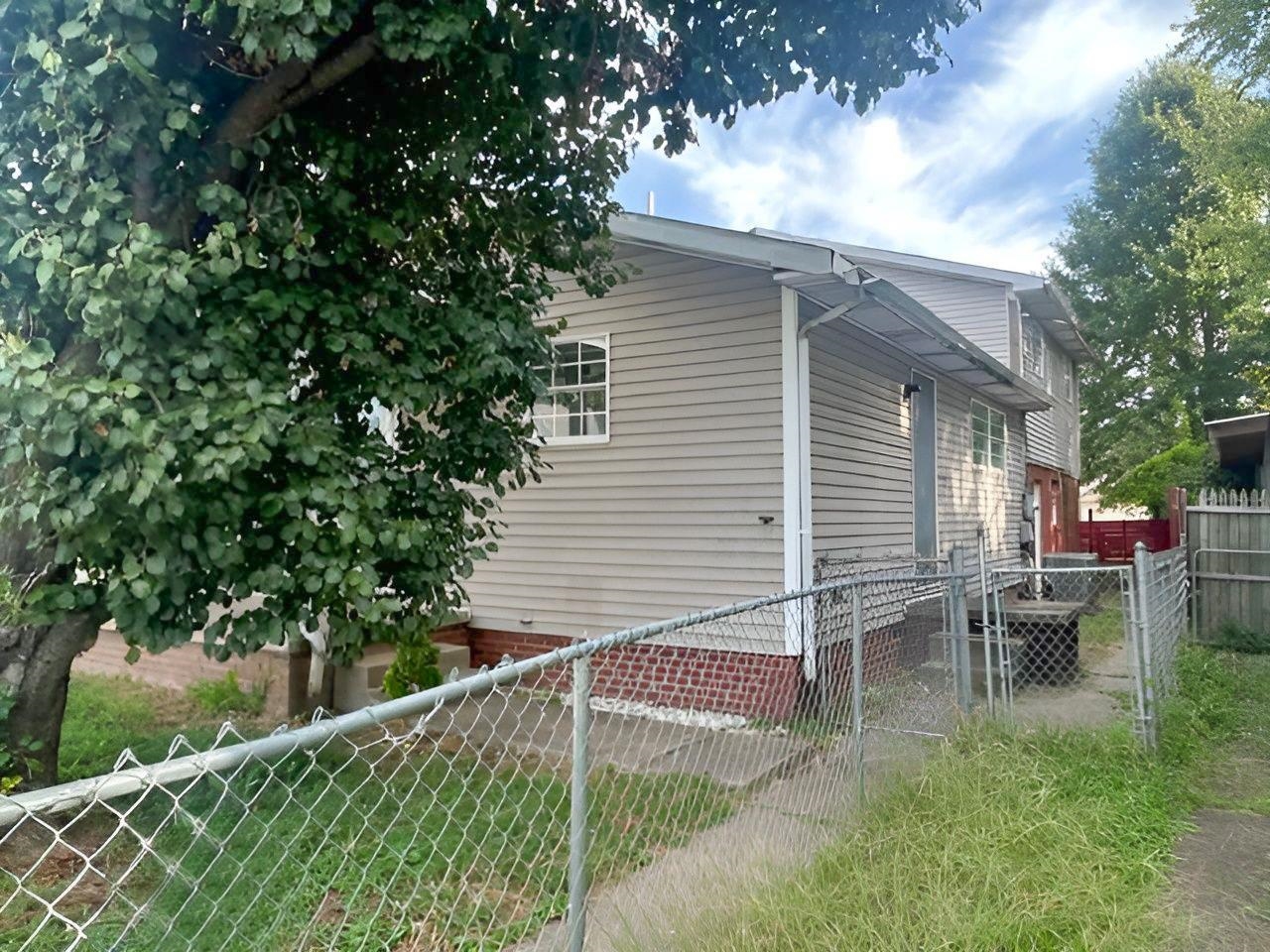 https://zimg.paragon.ice.com/ParagonImages/Property/PH/AABRKY/61354/2/0/0/4d4c007d52523d06347ecf215de6a909/0/3d074b4c8b8072299c503d9f8af298ca/61354-4744afc7-34a8-425e-b35c-91fd35de8f6a.JPG