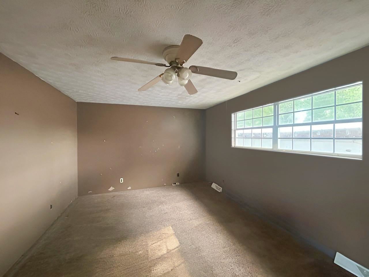 https://zimg.paragon.ice.com/ParagonImages/Property/PH/AABRKY/61354/9/0/0/1bfc095a72c8c3aca07967a83a8e4e88/0/3d074b4c8b8072299c503d9f8af298ca/61354-d557208e-60f3-4e22-92ef-882c431a860a.JPG
