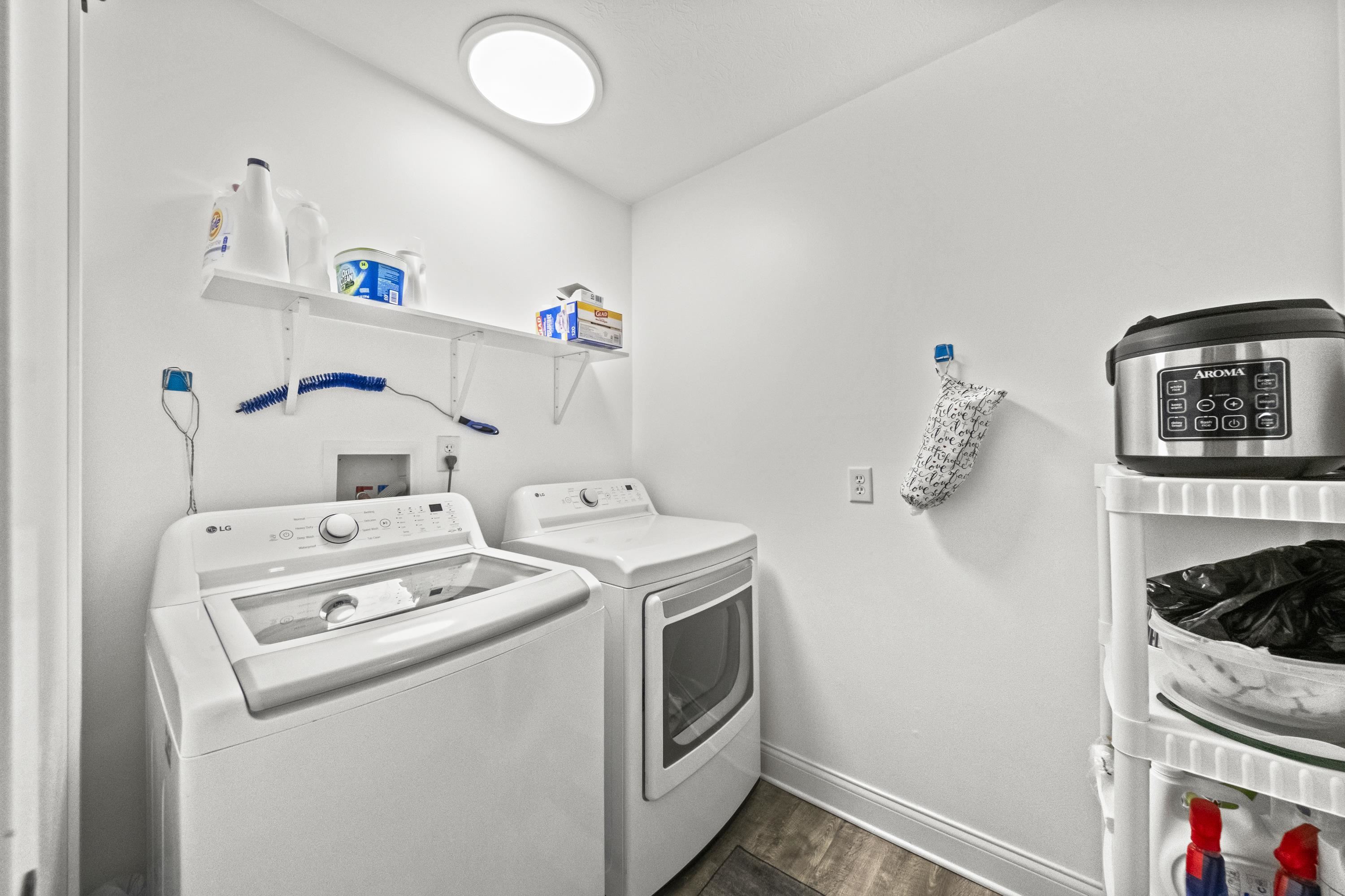 https://zimg.paragon.ice.com/ParagonImages/Property/PH/AABRKY/61355/12/0/0/6f1d0f2ae7ab31a75bf70a18265ce22a/0/c36098abf5fa4458b4e4dc60fcb9d29e/61355-247ad81f-def6-4eb6-ae3e-dd853782aba4.JPG