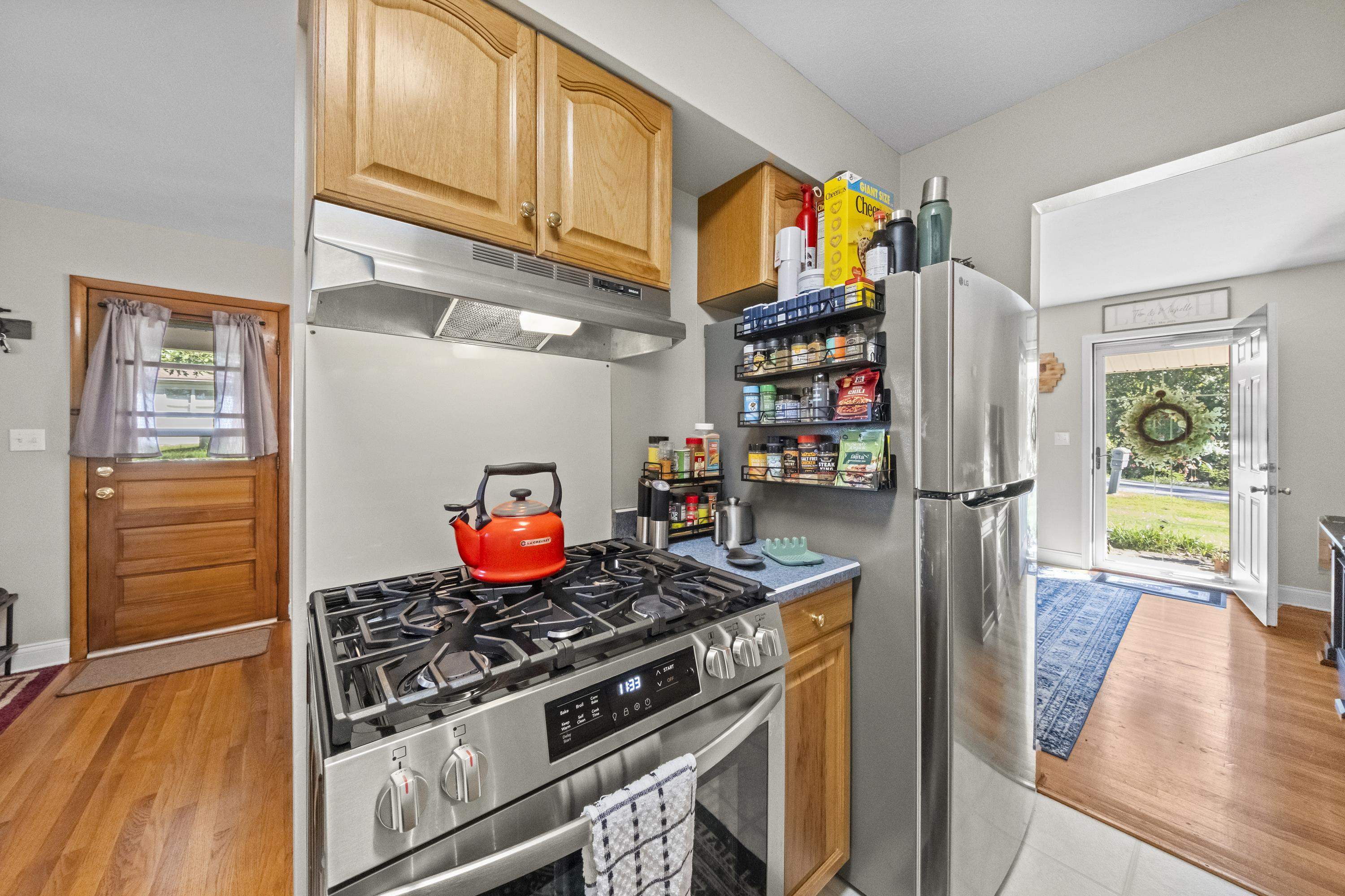 https://zimg.paragon.ice.com/ParagonImages/Property/PH/AABRKY/61355/9/0/0/f29ec6c7437e7d2f62eea60508ea1fa4/0/c36098abf5fa4458b4e4dc60fcb9d29e/61355-b33bd980-b83d-4978-8cb1-607083ba0907.JPG