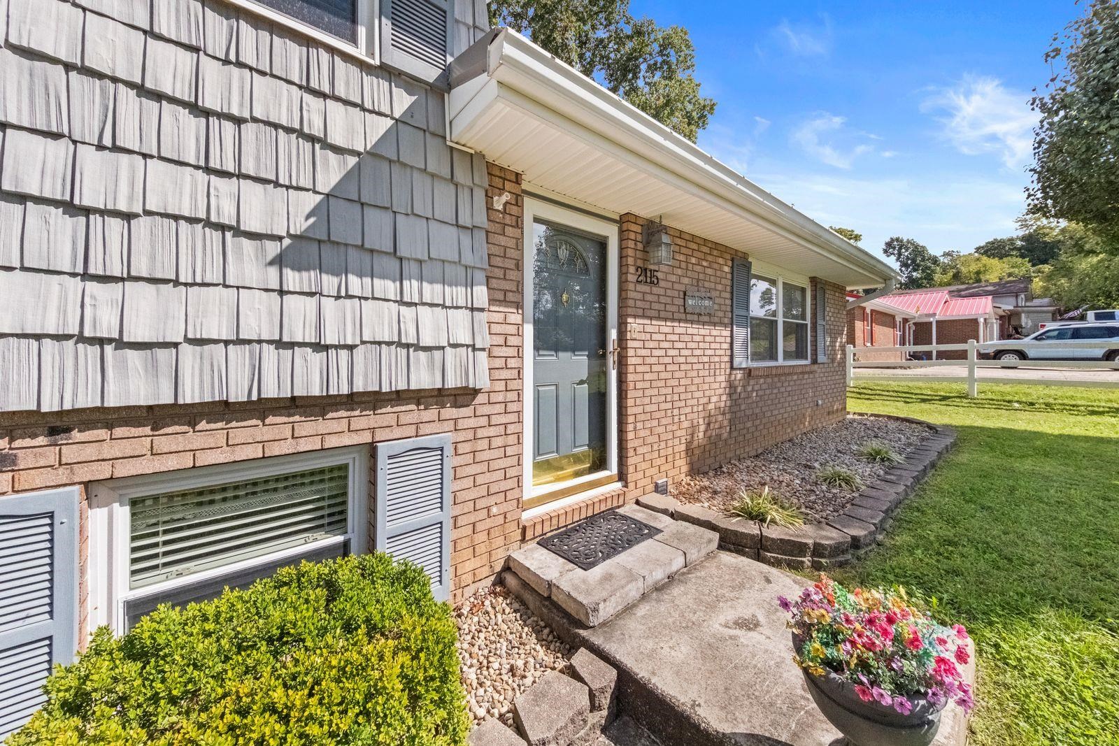 https://zimg.paragon.ice.com/ParagonImages/Property/PH/AABRKY/61358/1/0/0/bb8edc17114f6ec92bf53a44c8403436/0/6ea295efec344d24a035dfd2eb04af4b/61358-f84cef41-27d6-4f65-a7c1-a1f451c798fa.JPG