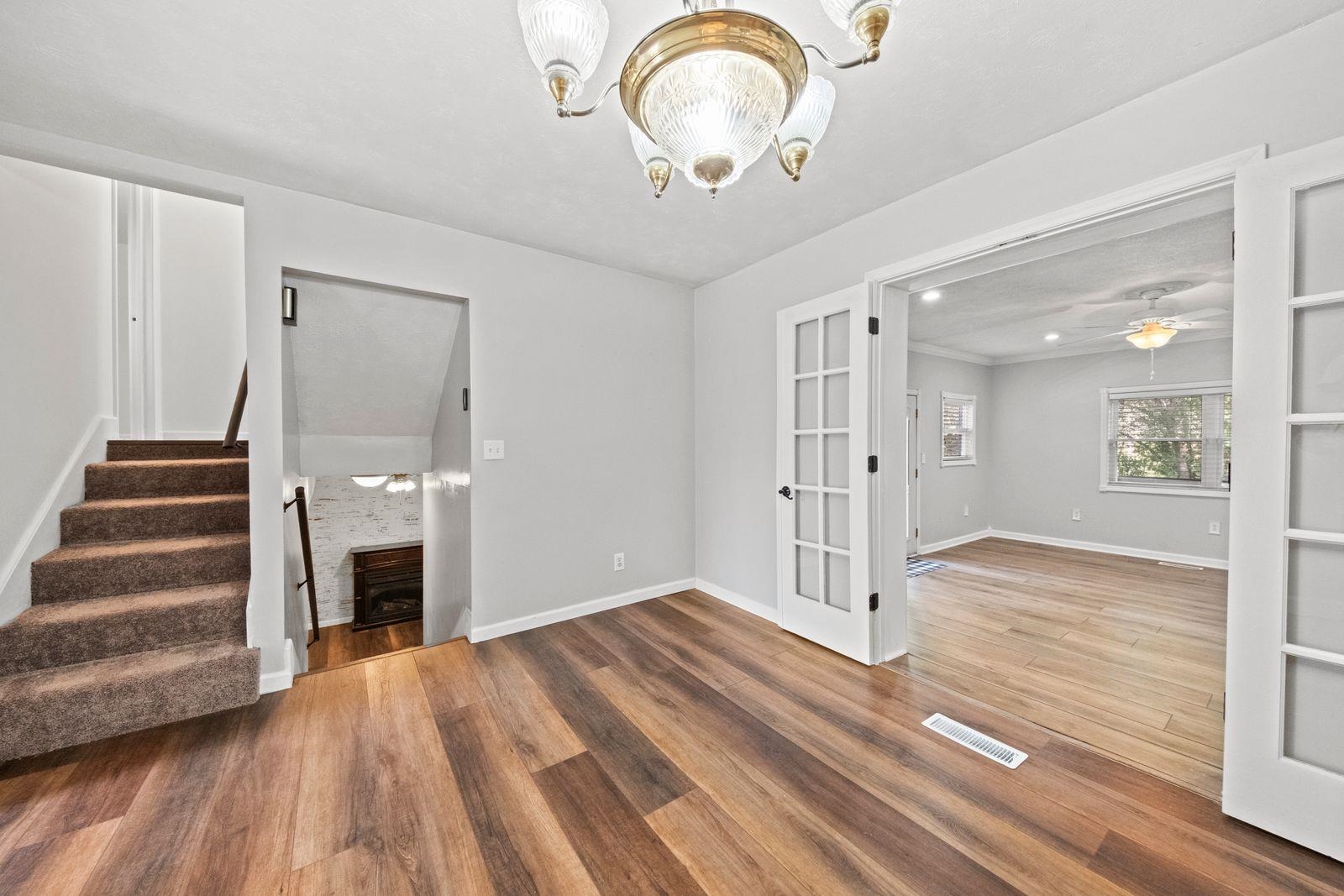 https://zimg.paragon.ice.com/ParagonImages/Property/PH/AABRKY/61358/2/0/0/01603b35bef3342e6ec5760a5cdfe467/0/6ea295efec344d24a035dfd2eb04af4b/61358-64b0b75d-00e5-478c-818a-f80a04b4f952.JPG