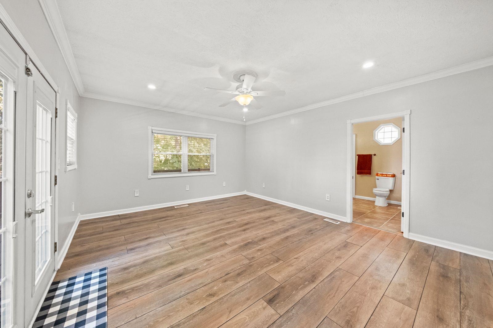 https://zimg.paragon.ice.com/ParagonImages/Property/PH/AABRKY/61358/6/0/0/2bc16cf6981c31bc712371b03f175f83/0/6ea295efec344d24a035dfd2eb04af4b/61358-953bdace-0d5b-4665-b8b4-f7b2050439b5.JPG