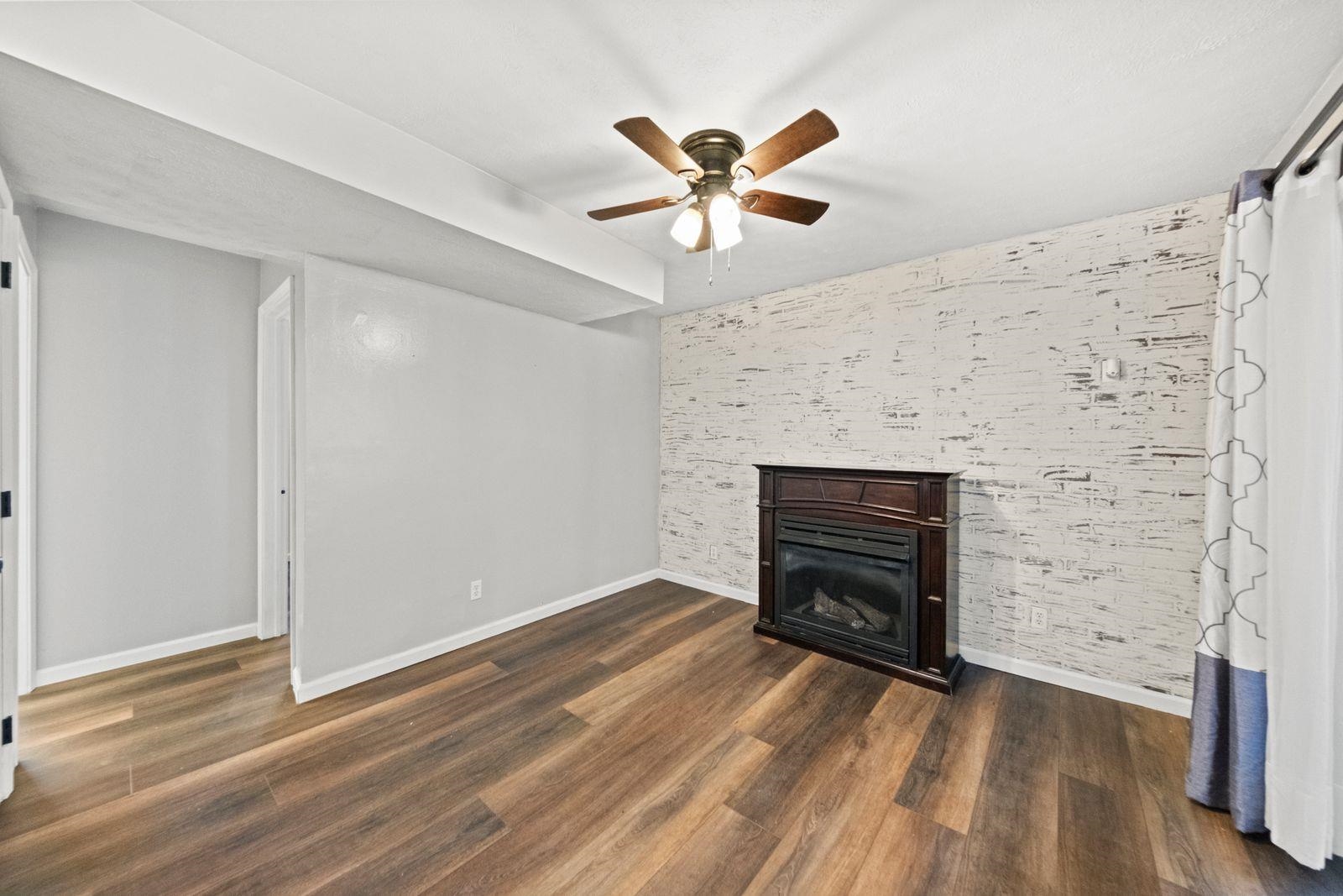 https://zimg.paragon.ice.com/ParagonImages/Property/PH/AABRKY/61358/8/0/0/cee0733fceb75c7d4ae413a06a72e27b/0/6ea295efec344d24a035dfd2eb04af4b/61358-45951bb9-e98d-44f4-a7c6-71a072d9cf16.JPG
