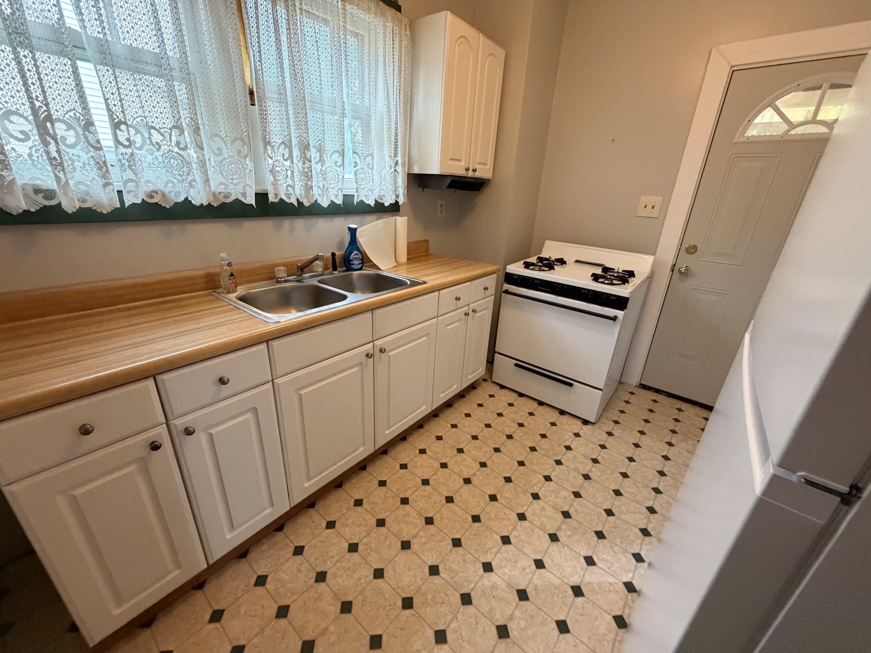 https://zimg.paragon.ice.com/ParagonImages/Property/PH/AABRKY/61359/12/0/0/2adfe1678378198e604b3bc424727b97/0/46fae9b93c73d2bfac53550909781e79/61359-9e2198a2-3e5a-4dc0-85d9-658964ea5235.JPG