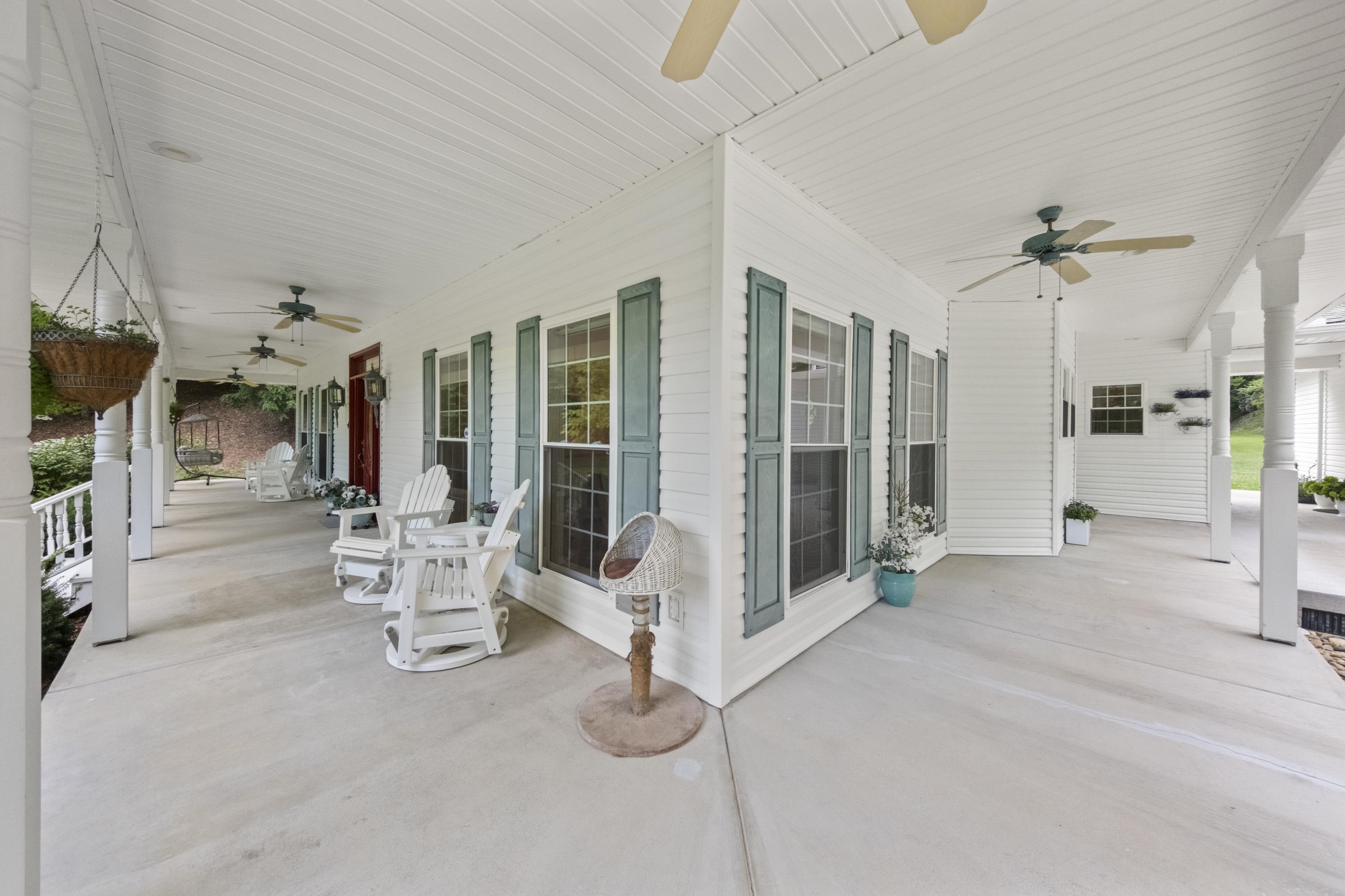 https://zimg.paragon.ice.com/ParagonImages/Property/PH/AABRKY/61365/11/0/0/2c9d1425777982fa02a6473336b8ac8f/0/a35c66fb1a09add75d470bf880916e11/61365-12a25bb5-f6b7-4f09-80e2-d9a148d8a98b.JPG