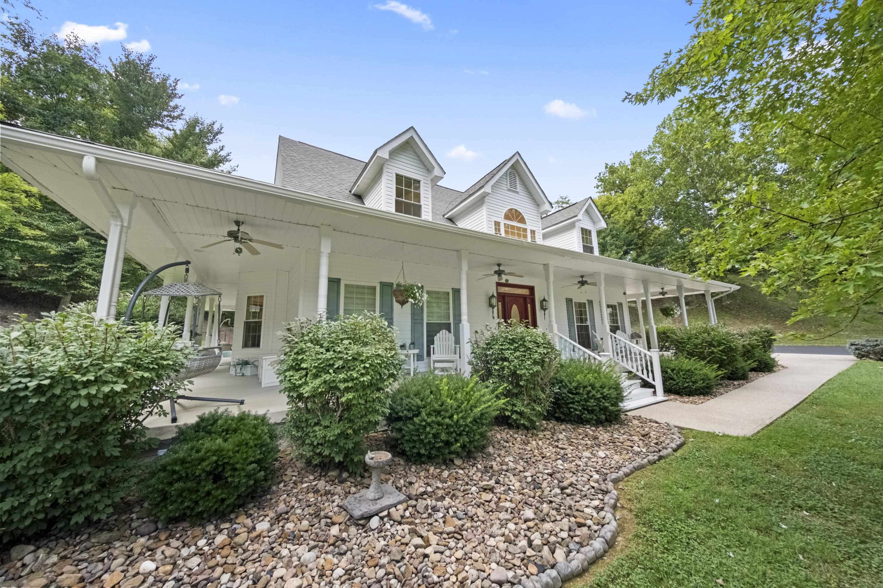 https://zimg.paragon.ice.com/ParagonImages/Property/PH/AABRKY/61365/3/0/0/3d939b61470f66d1777dda545fcf0d7c/0/a35c66fb1a09add75d470bf880916e11/61365-2f6adeb7-d06c-4378-9749-314df26e93e6.JPG