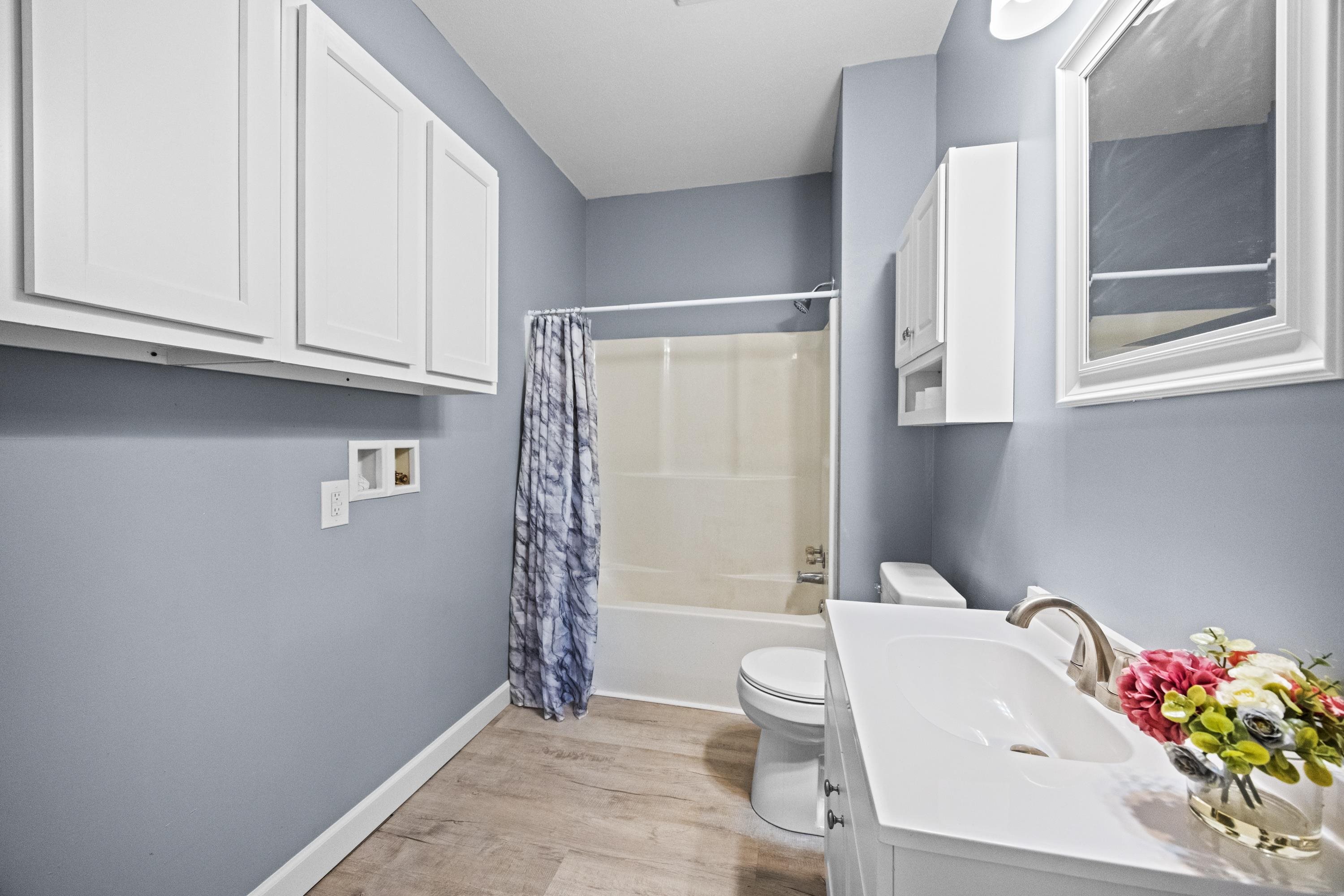 https://zimg.paragon.ice.com/ParagonImages/Property/PH/AABRKY/61369/12/0/0/c5c80851f4a3a09616871a57e0ab9563/0/1f6dd0f7a79408476b00913220fade11/61369-eb06f691-0c5a-4db6-8287-a680b0f3df1c.JPG