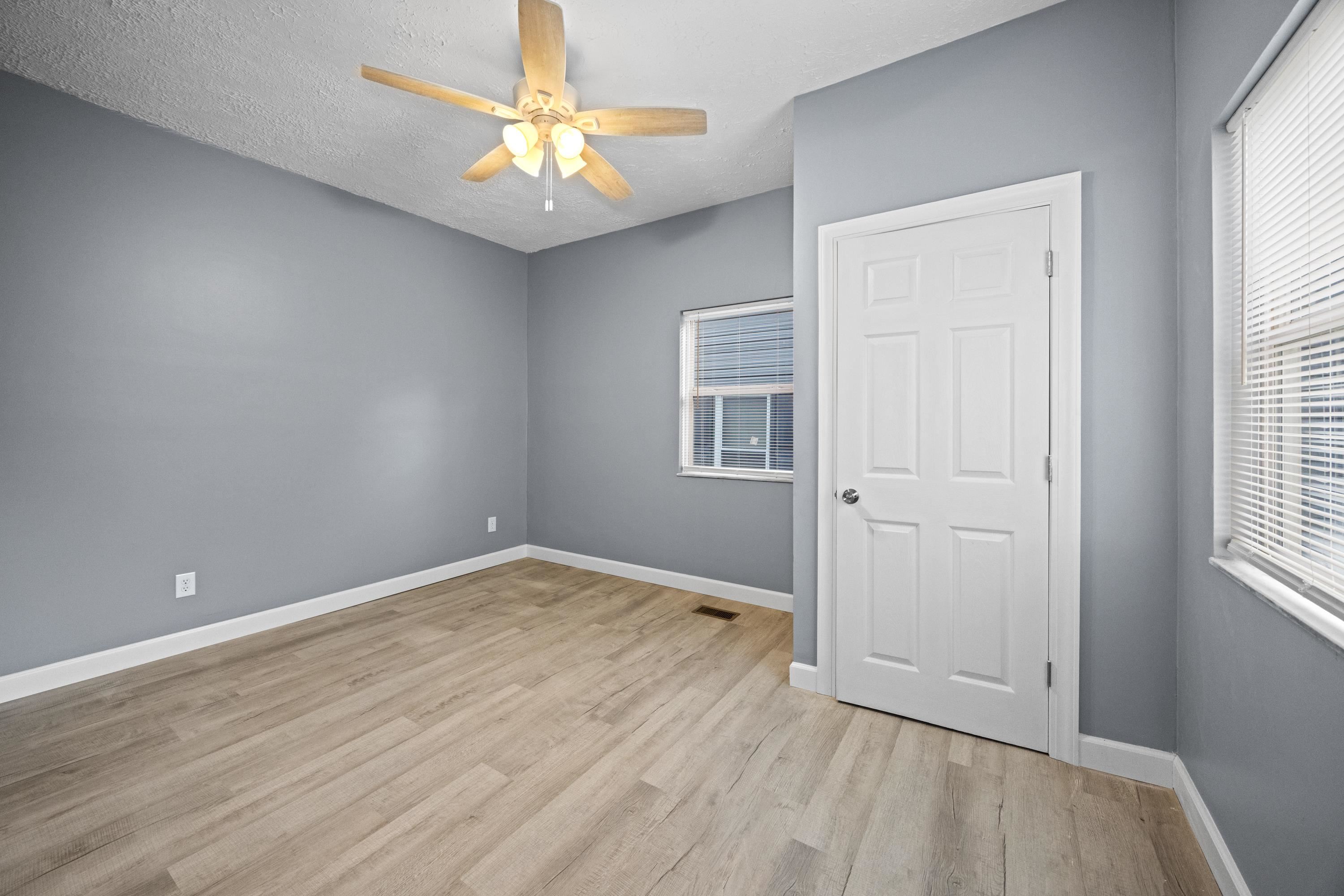 https://zimg.paragon.ice.com/ParagonImages/Property/PH/AABRKY/61369/6/0/0/5cdae449af55c06ac42d9d3f42af22f1/0/1f6dd0f7a79408476b00913220fade11/61369-d29761dd-2bc9-4073-8e41-5fc0c0731a45.JPG