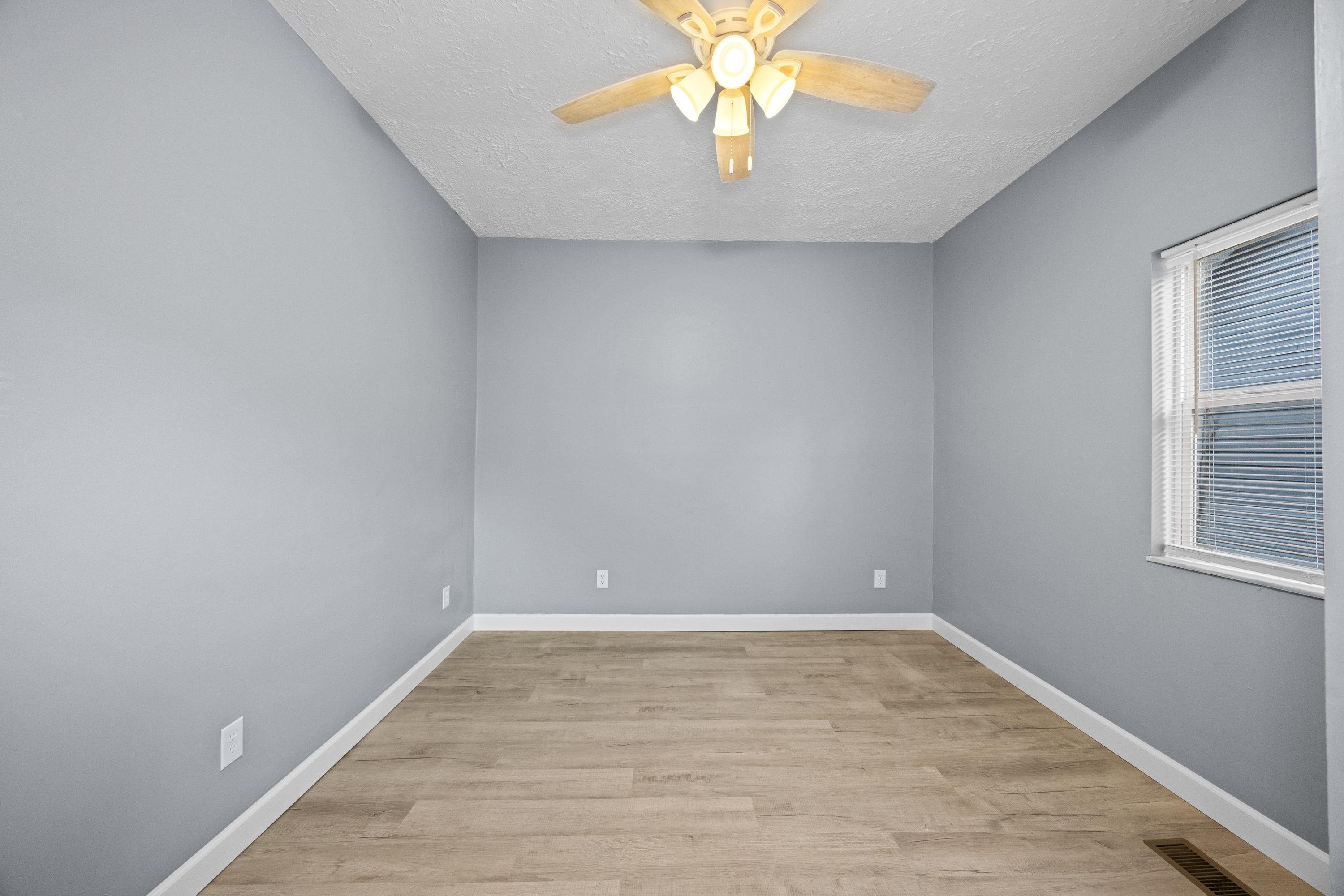 https://zimg.paragon.ice.com/ParagonImages/Property/PH/AABRKY/61369/7/0/0/347b2ec6abcee89134933f50ccaf4c58/0/1f6dd0f7a79408476b00913220fade11/61369-1a9ad718-f464-497c-a45d-f4cc4f595531.JPG