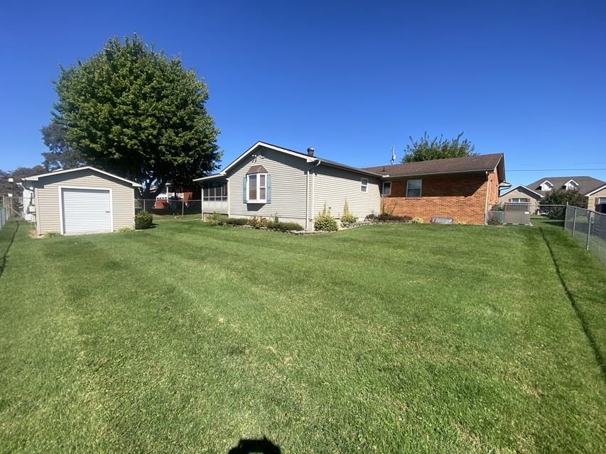 https://zimg.paragon.ice.com/ParagonImages/Property/PH/AABRKY/61370/1/0/0/bceaebb31cab7121eced44930afd8153/0/e270350497651c26e890f3d1bf19a477/61370-02fdcadd-6d71-43cf-9f0c-e9594de1256c.JPG