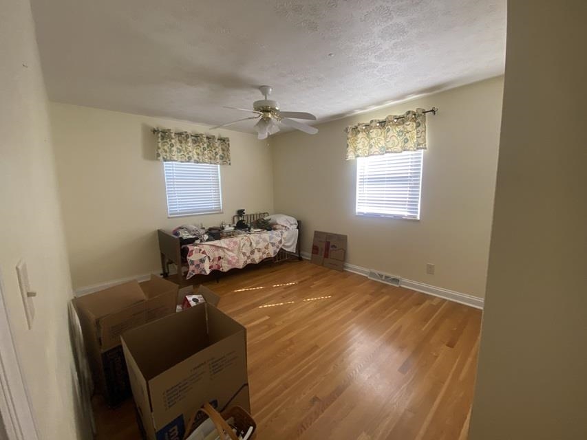 https://zimg.paragon.ice.com/ParagonImages/Property/PH/AABRKY/61370/11/0/0/c5d41c99122ec34dfcddda0c2bbaac48/0/e270350497651c26e890f3d1bf19a477/61370-fd9c406d-863e-4fa4-81de-4be9910b069f.JPG