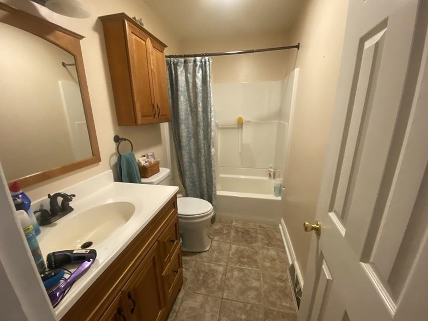 https://zimg.paragon.ice.com/ParagonImages/Property/PH/AABRKY/61370/13/0/0/4dc8d7e5d59ad870f8579a584f58100b/0/e270350497651c26e890f3d1bf19a477/61370-bf5da094-0f78-4aa6-9962-83913b02481a.JPG