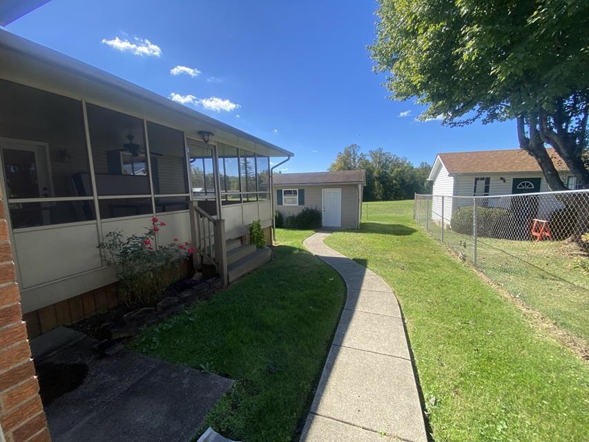 https://zimg.paragon.ice.com/ParagonImages/Property/PH/AABRKY/61370/3/0/0/c6a1b804f2e775878fa13851086dd13a/0/e270350497651c26e890f3d1bf19a477/61370-171ac891-1554-4764-b299-81ebe4cd924a.JPG