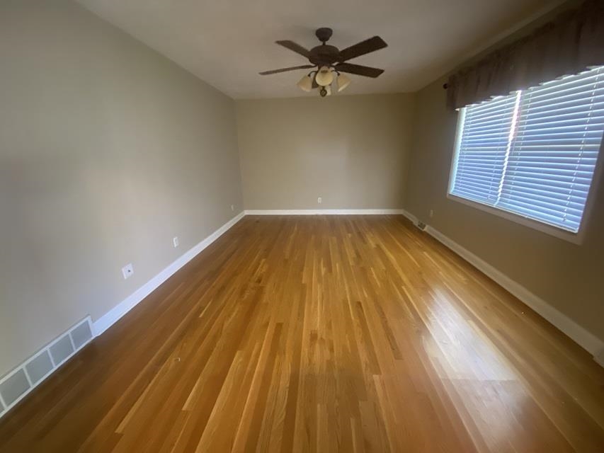 https://zimg.paragon.ice.com/ParagonImages/Property/PH/AABRKY/61370/9/0/0/97355ab580ca60520fc37c182f370ab4/0/e270350497651c26e890f3d1bf19a477/61370-eb995af0-68a7-4471-ab7c-ea0d3badc0f4.JPG