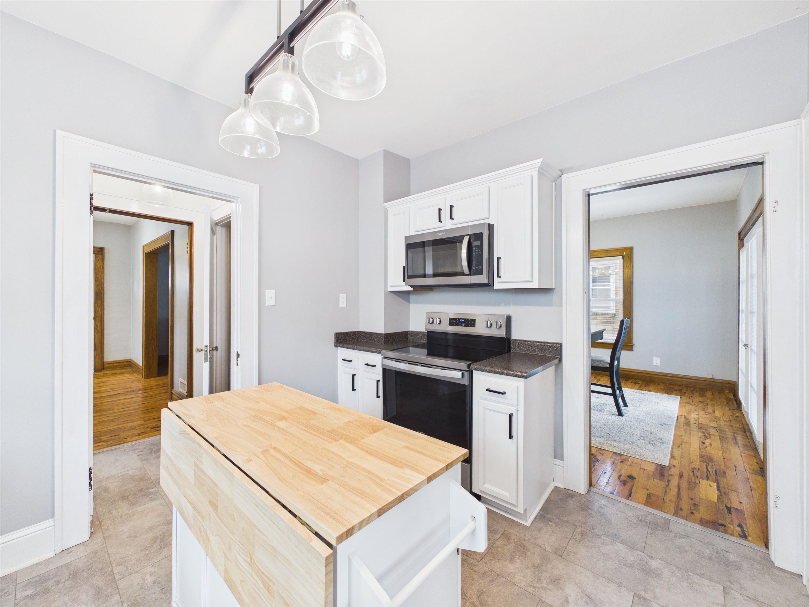 https://zimg.paragon.ice.com/ParagonImages/Property/PH/AABRKY/61374/10/0/0/496ab7e90ba89d859fe628749cd10a50/0/e931e37d86ac37c6855f52a7a94f771d/61374-2c72e848-7410-4163-86fd-2a35a7e1d6c7.JPG