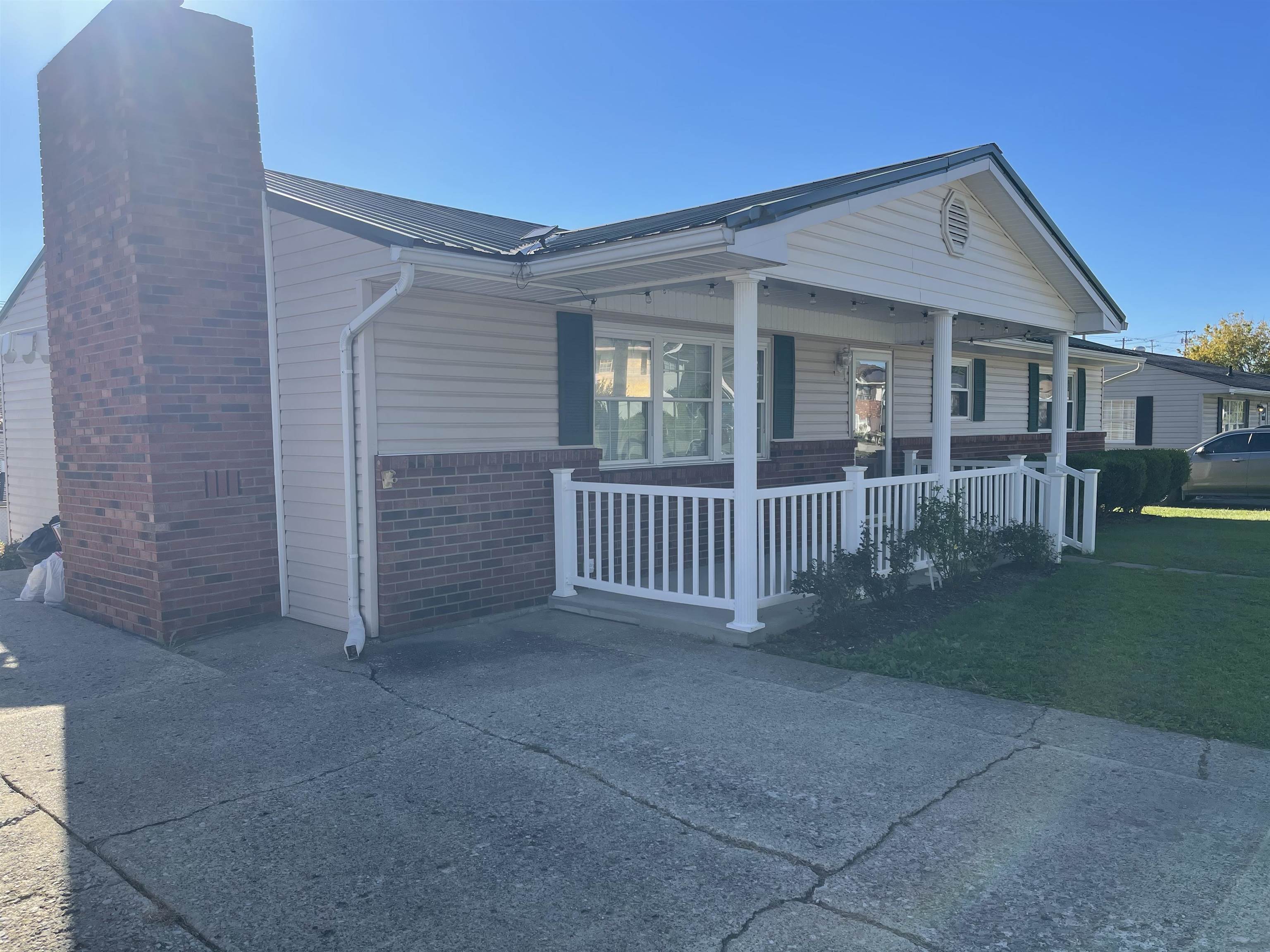 https://zimg.paragon.ice.com/ParagonImages/Property/PH/AABRKY/61376/4/0/0/7ece06d84a763ce10a3ac75d41d953a2/0/ec5f4ccba7c43fe38e05387b58e0fda1/61376-a3094cd9-ddd2-4714-bc99-9fc90970ed30.JPG