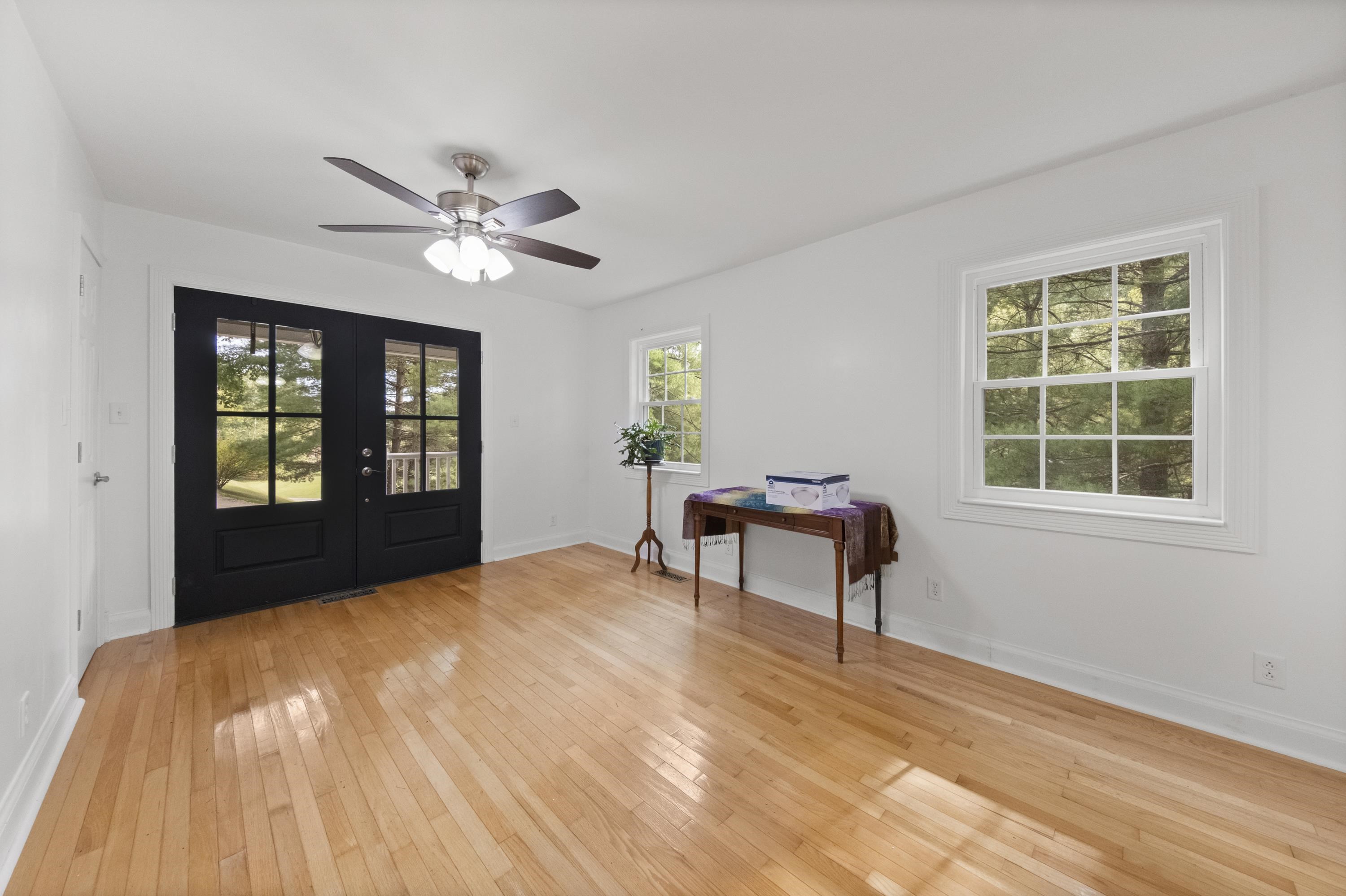 https://zimg.paragon.ice.com/ParagonImages/Property/PH/AABRKY/61382/7/0/0/c3e8e0d67bd6d554ba2077a087807294/0/d5fb18cd9e62f9a6c52f246368c8189a/61382-eb2872cd-5376-406e-ad14-6c975a131ea9.JPG