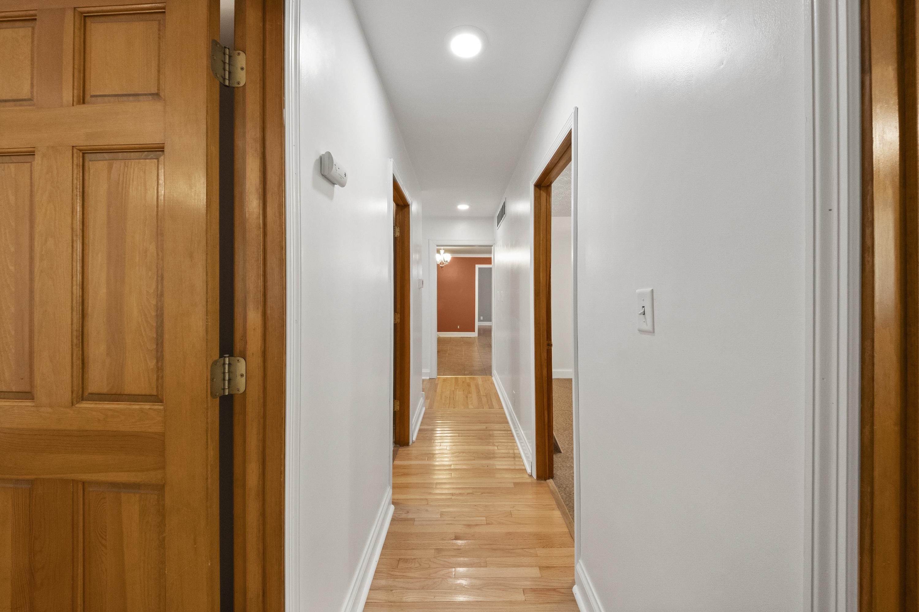 https://zimg.paragon.ice.com/ParagonImages/Property/PH/AABRKY/61382/9/0/0/775e849d4979ff9e7ef11ff1993c81b4/0/d5fb18cd9e62f9a6c52f246368c8189a/61382-94081204-d0ac-4bd5-9266-81cc0f406d56.JPG