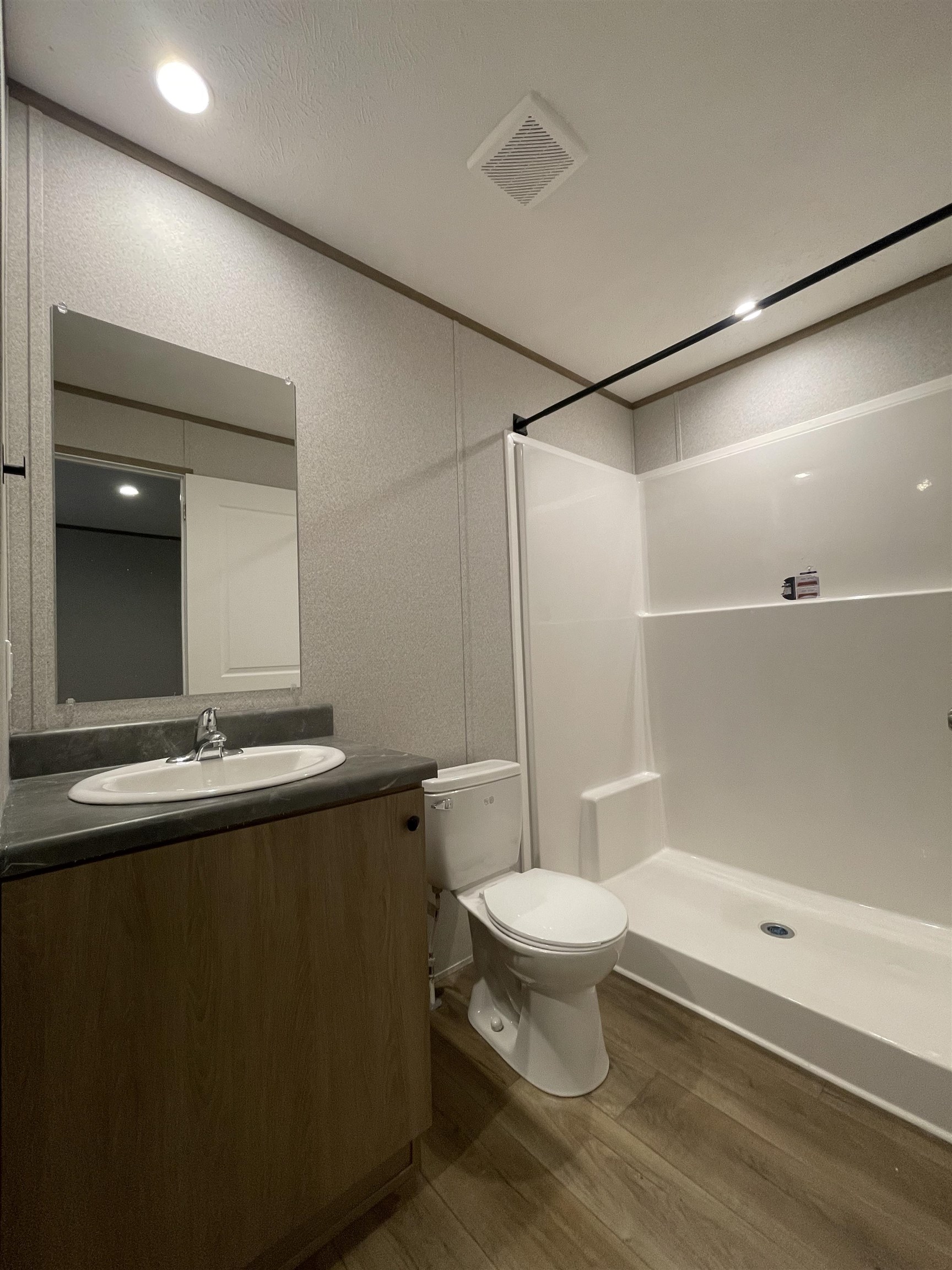 https://zimg.paragon.ice.com/ParagonImages/Property/PH/AABRKY/61386/13/0/0/0bc49cde05655da8b7b552b9d9f5348e/0/d5352bc6ac10ba06e57e8d4ceccef7bb/61386-e7f83166-9819-4e3f-a7c1-80c15dab9262.JPG